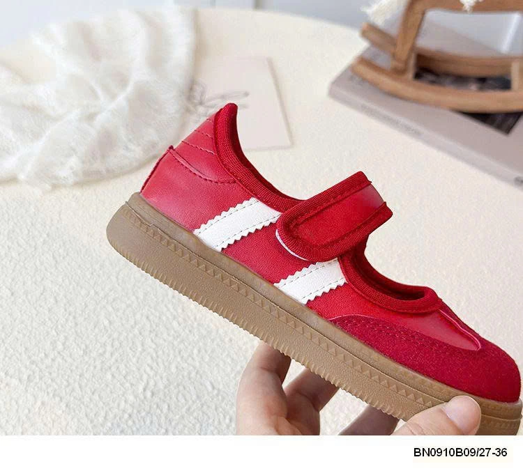 GIÀY LƯỜI QUAI DÁN