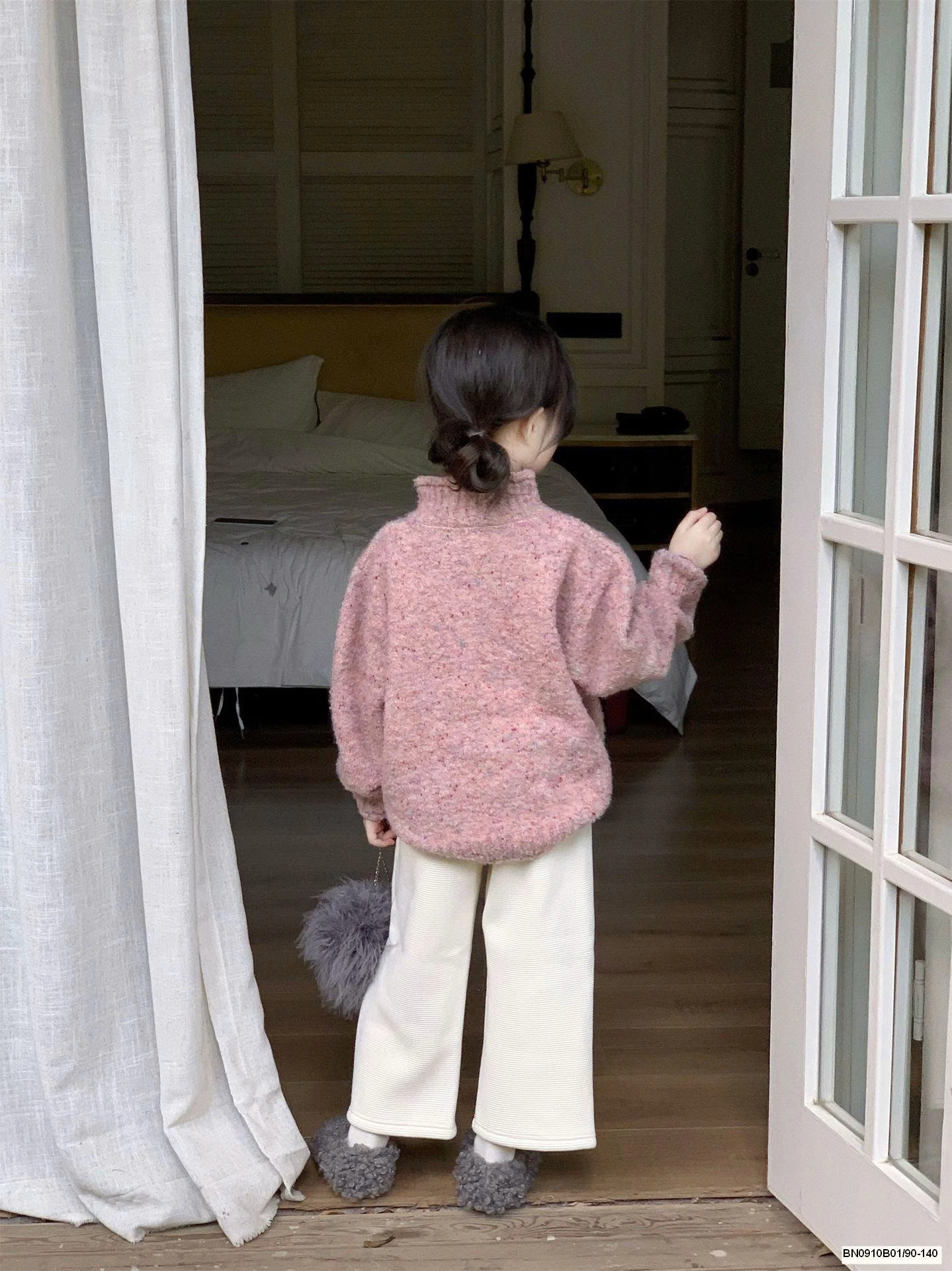 ÁO LEN HỒNG MIX QUẦN SUÔNG TRẮNG