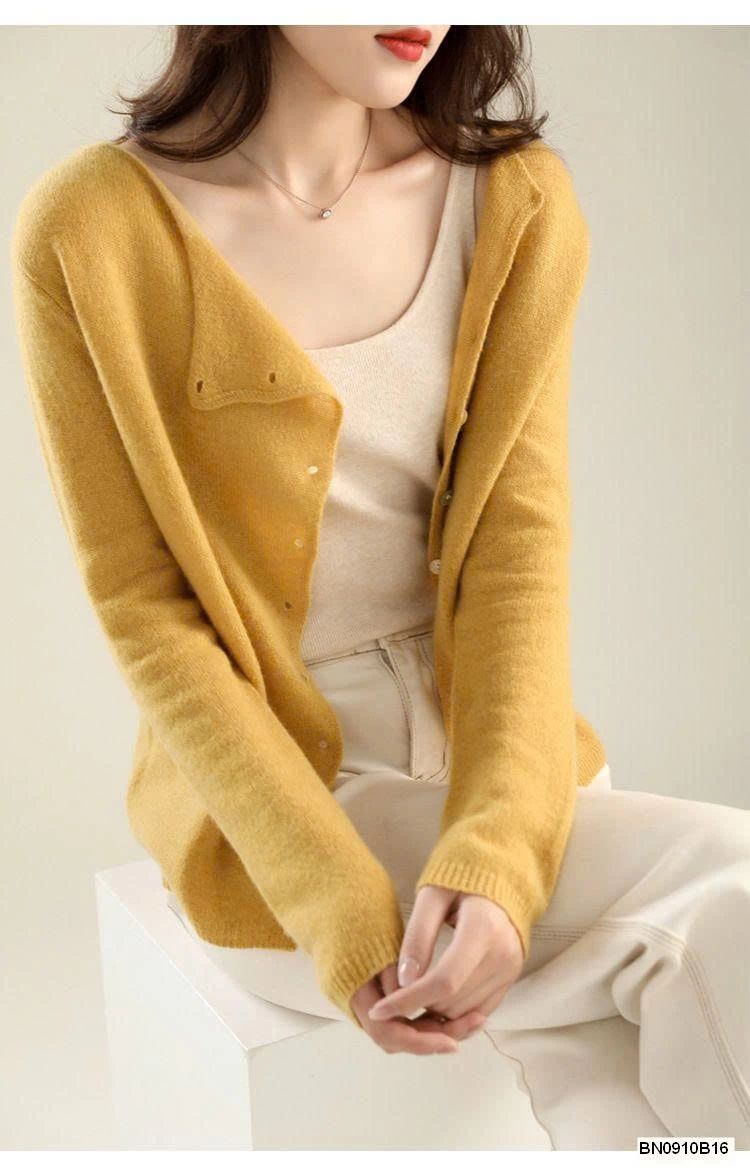 ÁO LEN MỎNG CÚC LỆCH