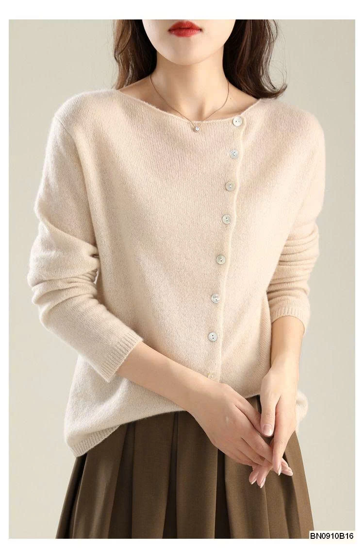 ÁO LEN MỎNG CÚC LỆCH