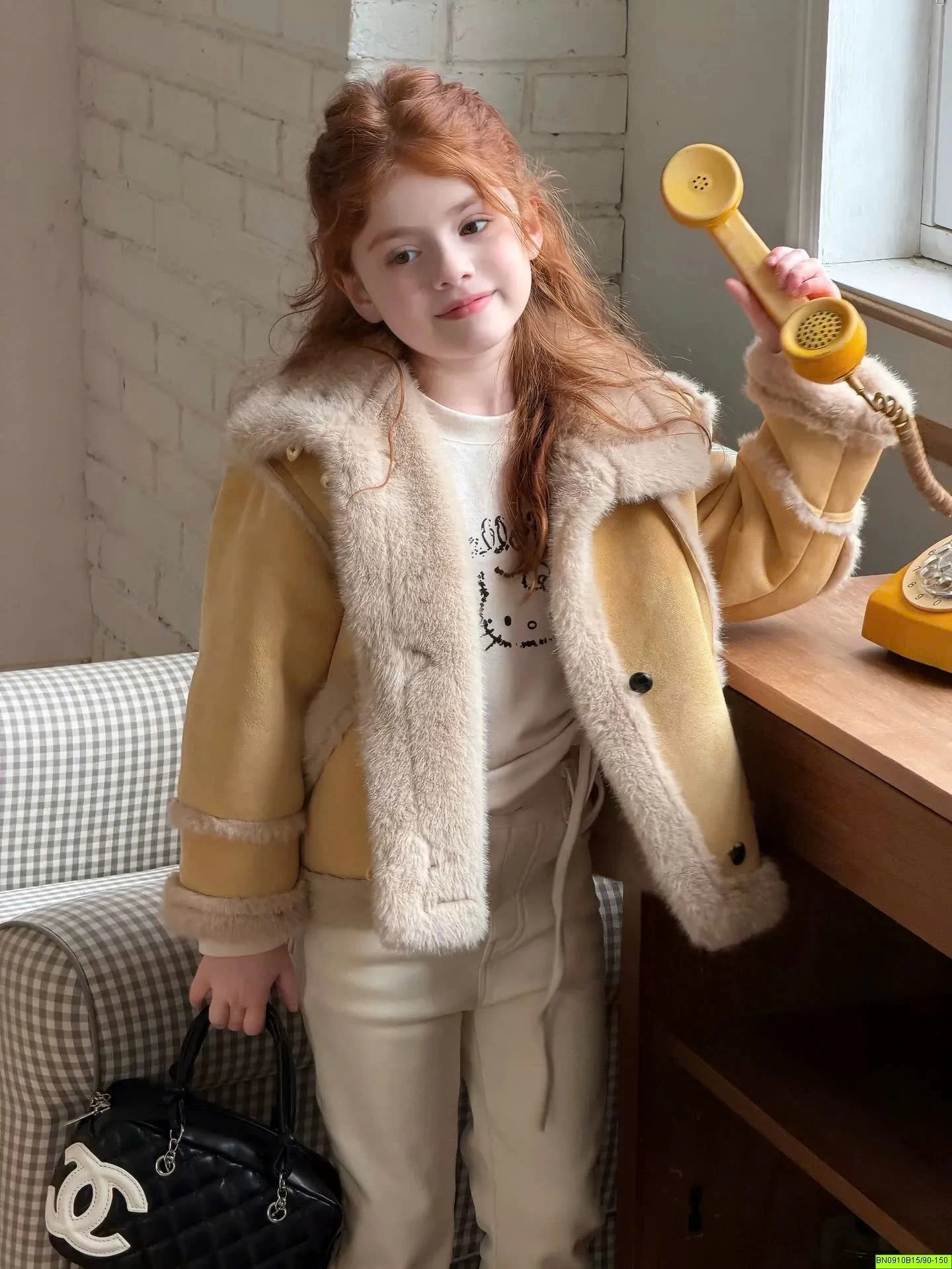 ÁO THUN GIỮ NHIỆT RÚT EO KITTY  LANMOMO
