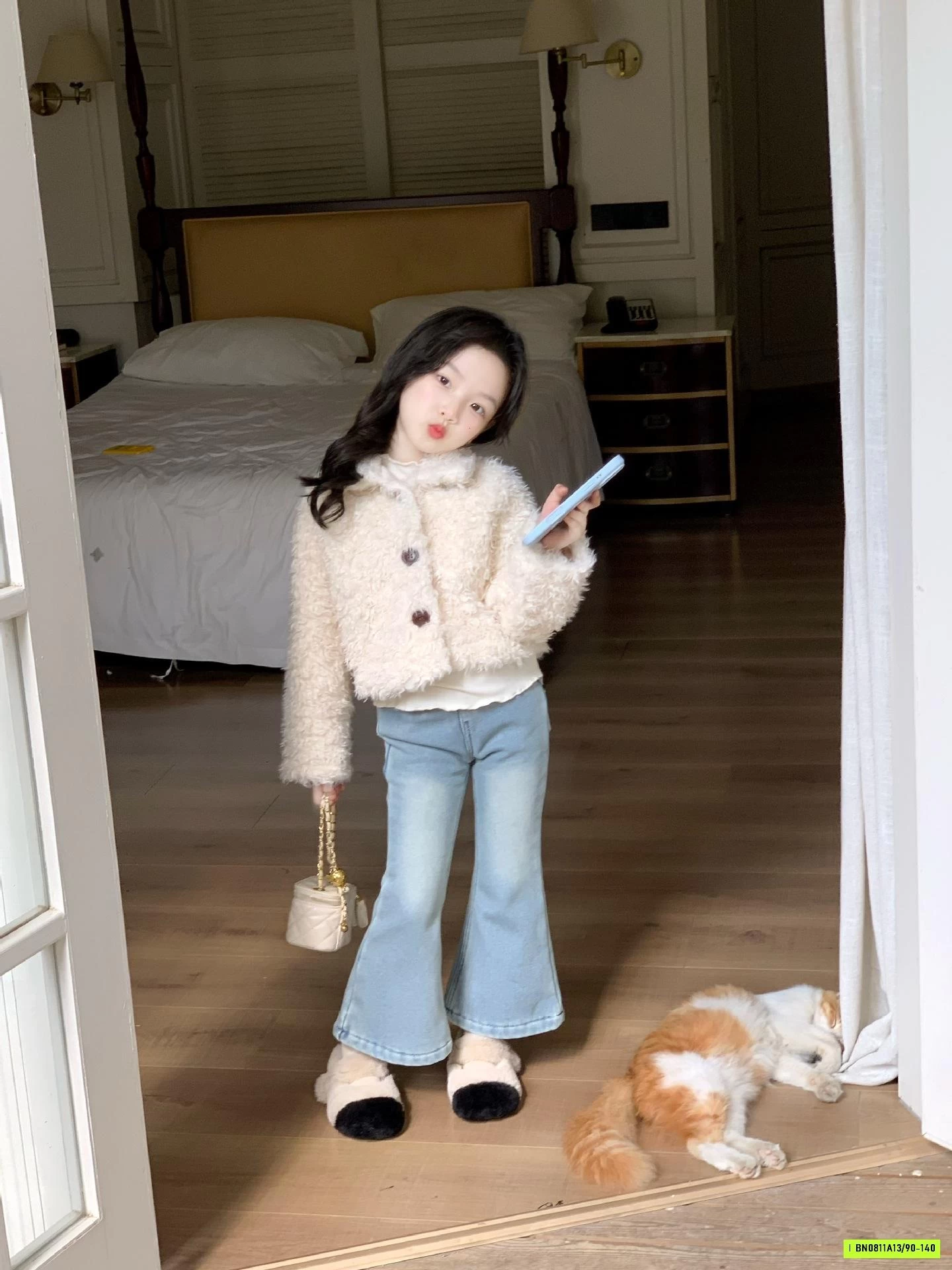 KHOÁC LÔNG CROPTOP MIX JEANS LOE