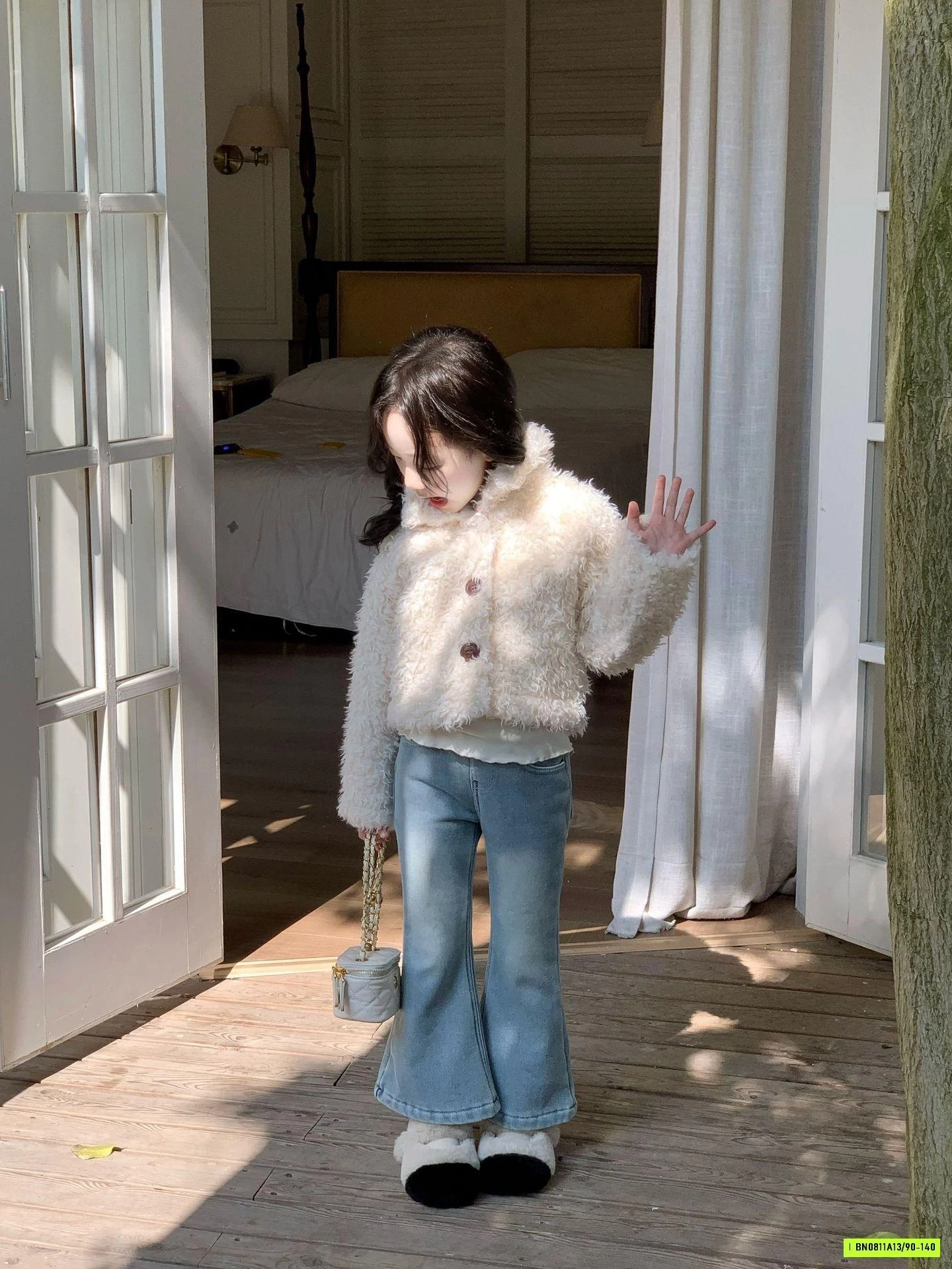 KHOÁC LÔNG CROPTOP MIX JEANS LOE