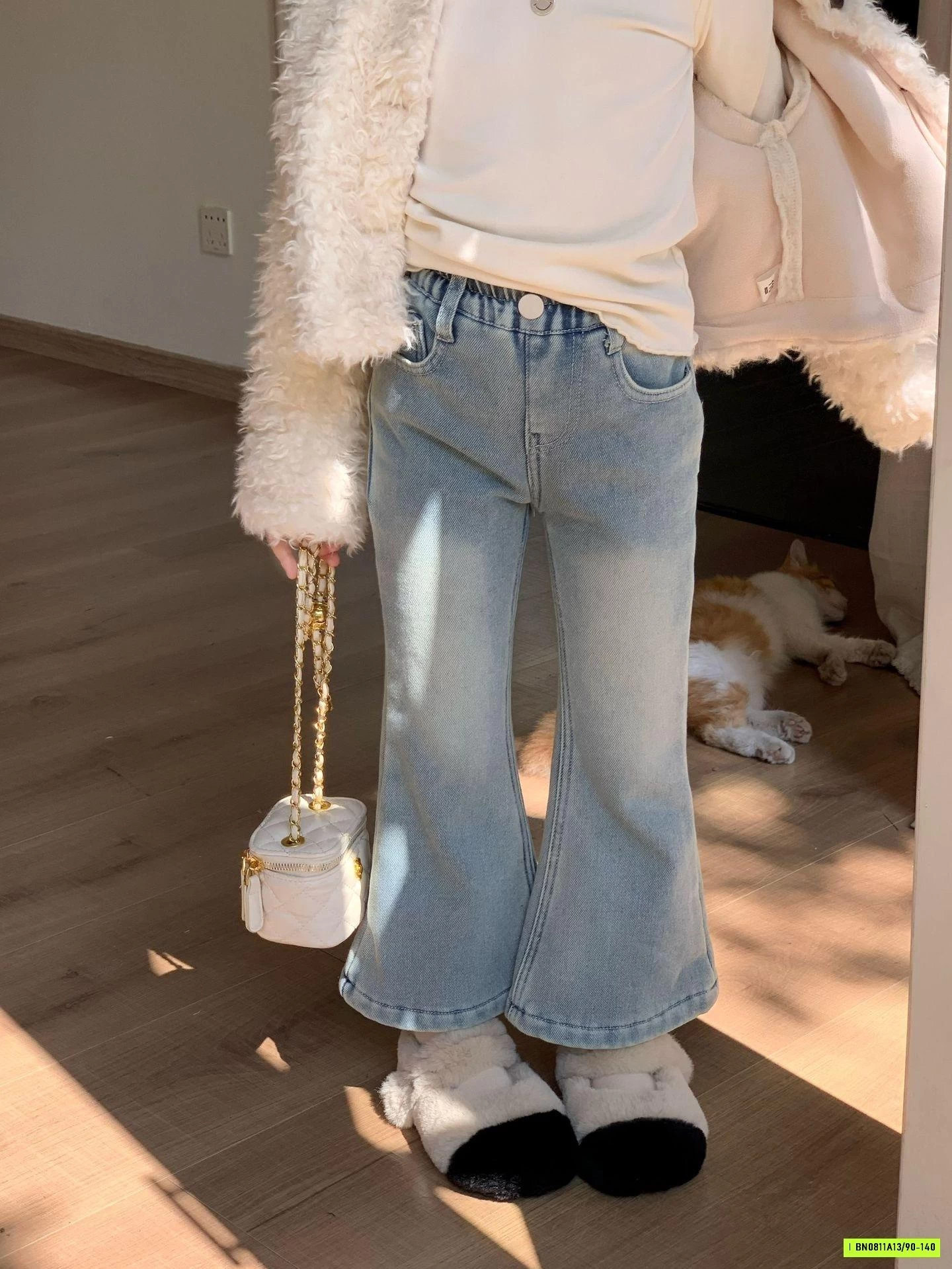 KHOÁC LÔNG CROPTOP MIX JEANS LOE