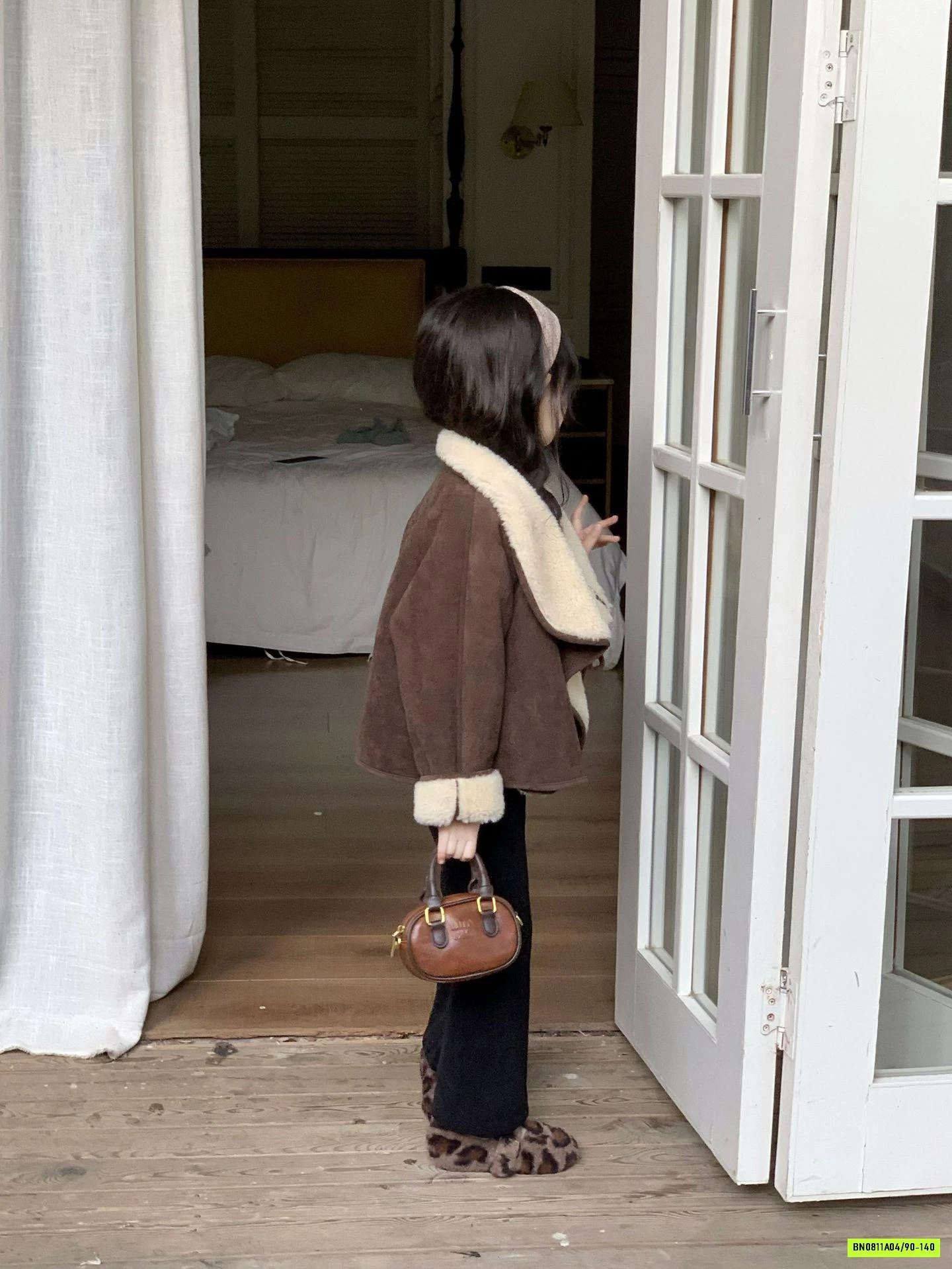 KHOÁC DA LỘN CỔ LÔNG SANG CHẢNH