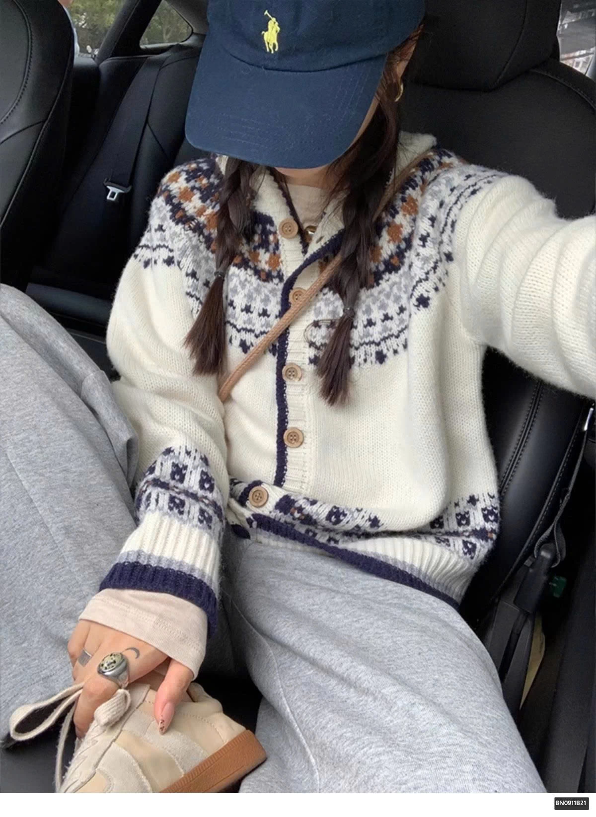 ÁO LEN THỔ CẨM CÓ MŨ