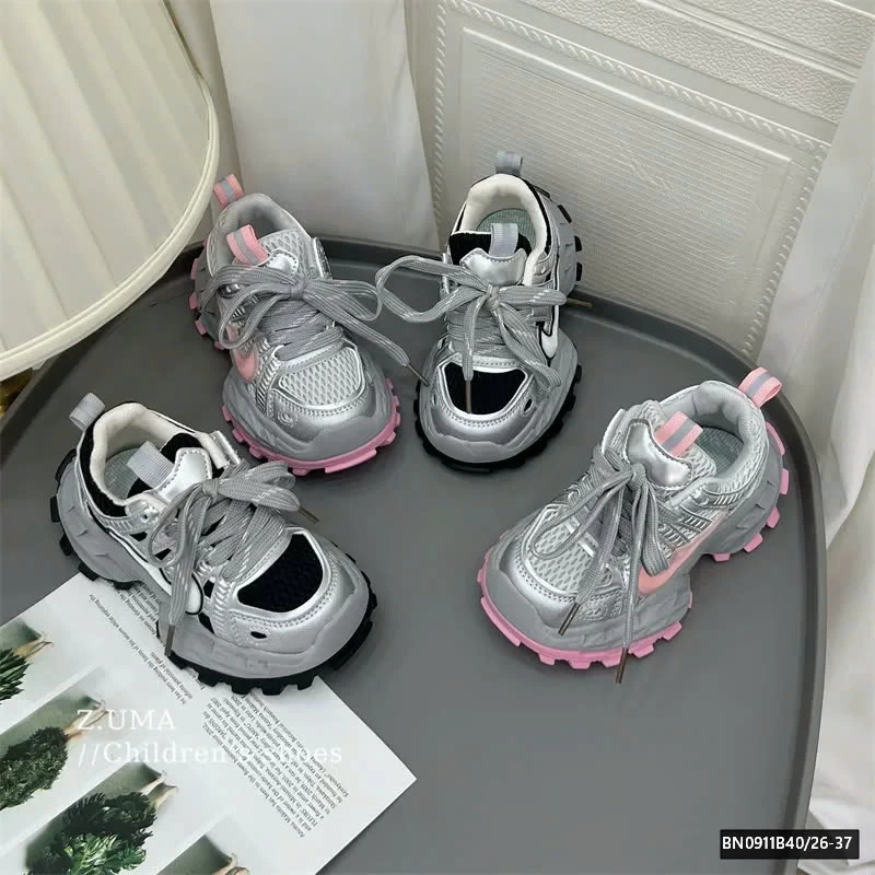 GIÀY THỂ THAO ĐẾ ĐINH