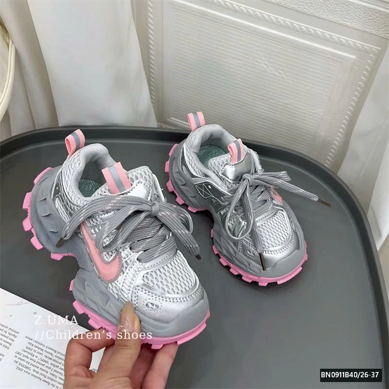 GIÀY THỂ THAO ĐẾ ĐINH