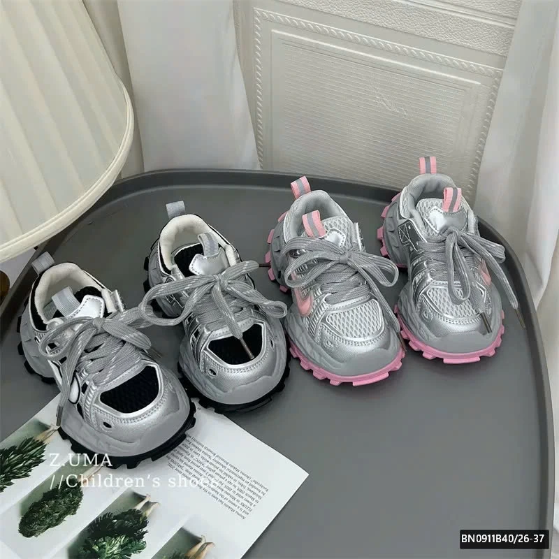 GIÀY THỂ THAO ĐẾ ĐINH