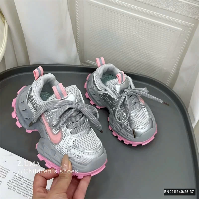 GIÀY THỂ THAO ĐẾ ĐINH