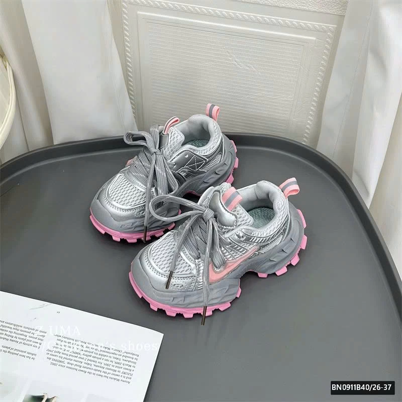 GIÀY THỂ THAO ĐẾ ĐINH