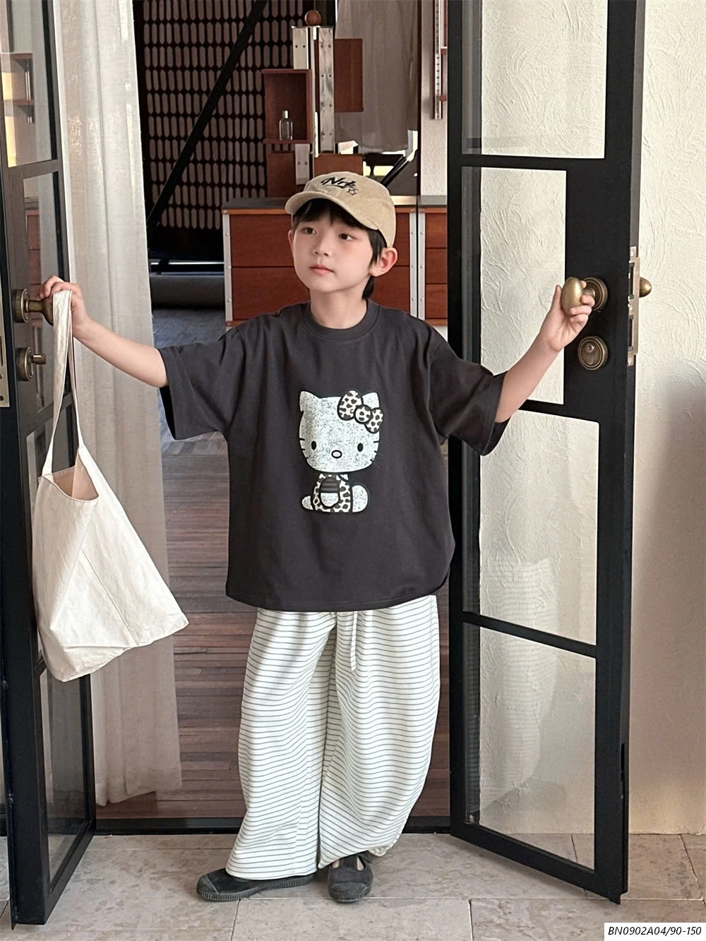 SÉT ÁO KITTY QUẦN SUÔNG KẺ