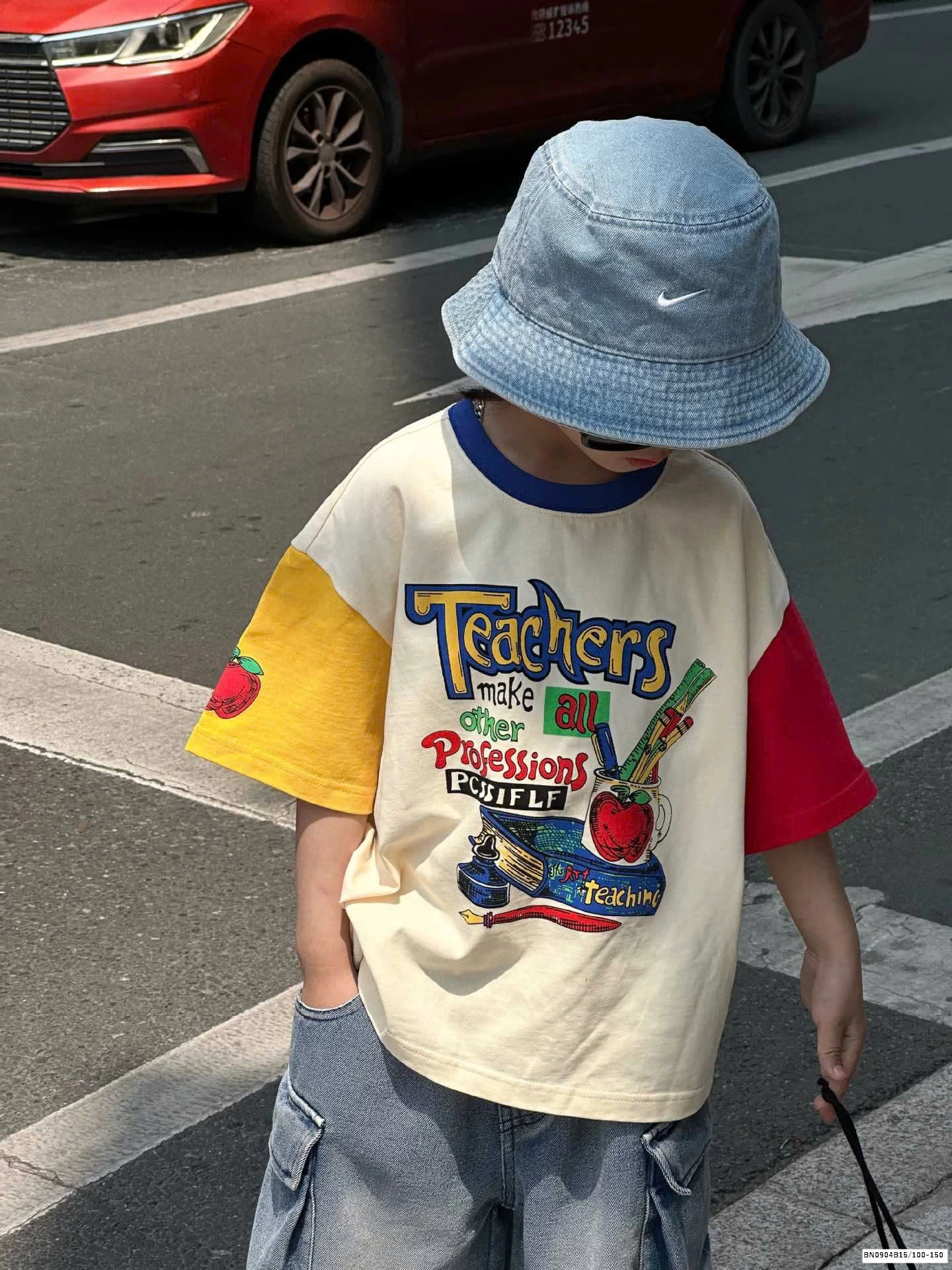 QUẦN SHORT JEAN TÚI HỘP MIX ÁO THUN HOẠT HÌNH