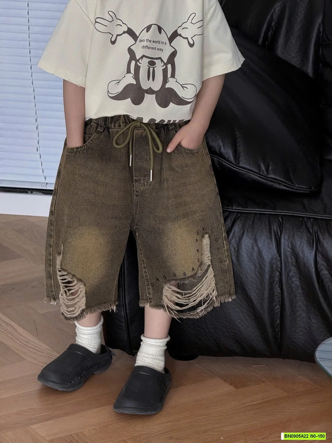 ÁO MICKEY MIX SHORT JEANS RÁCH GỐI