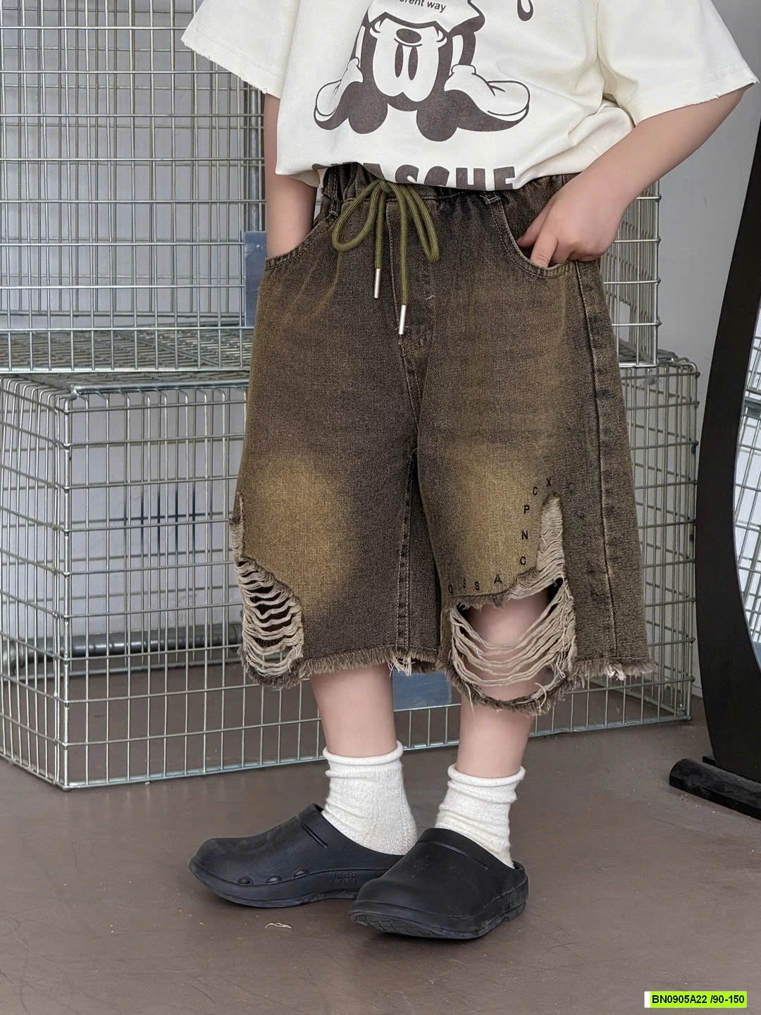 ÁO MICKEY MIX SHORT JEANS RÁCH GỐI