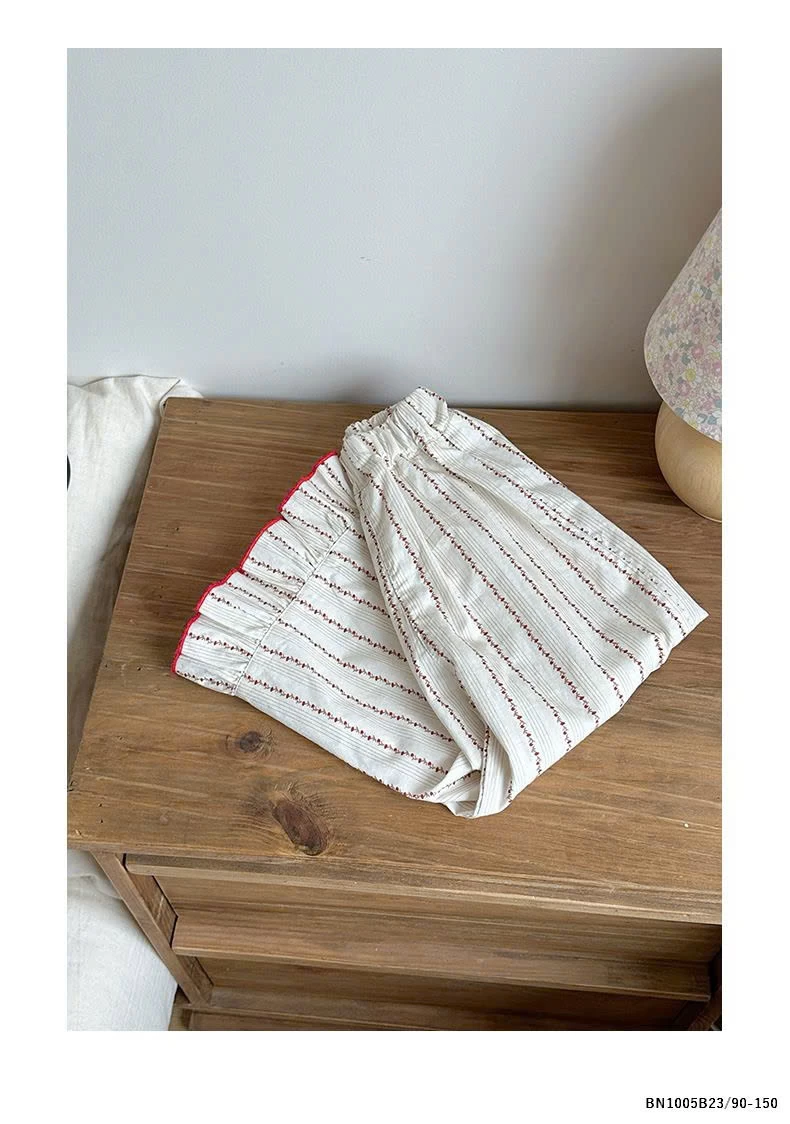 SÉT BÁNH BÈO ÁO ĐỎ