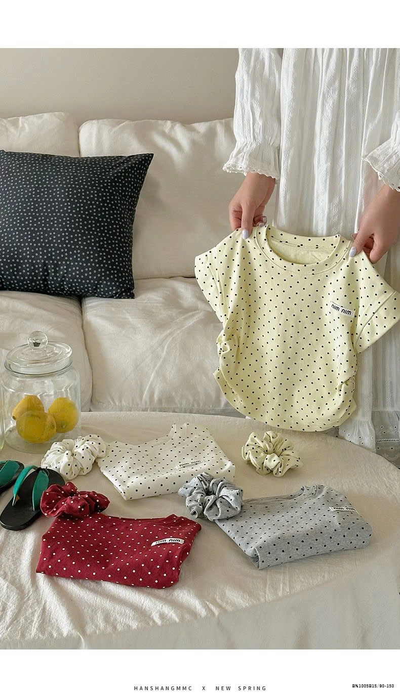 ÁO THUN CHẤM BI RÚT EO