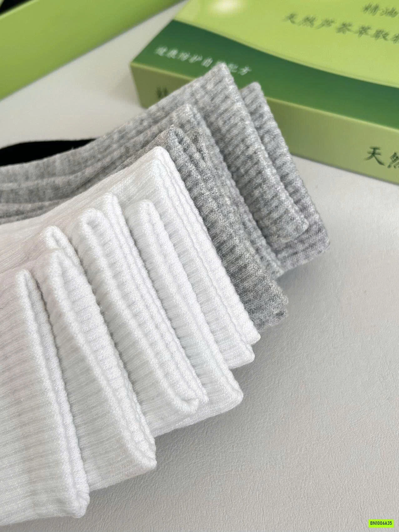 HỘP 10 ĐÔI TẤT KHỬ MÙI TINH DẦU LÔ HỘI