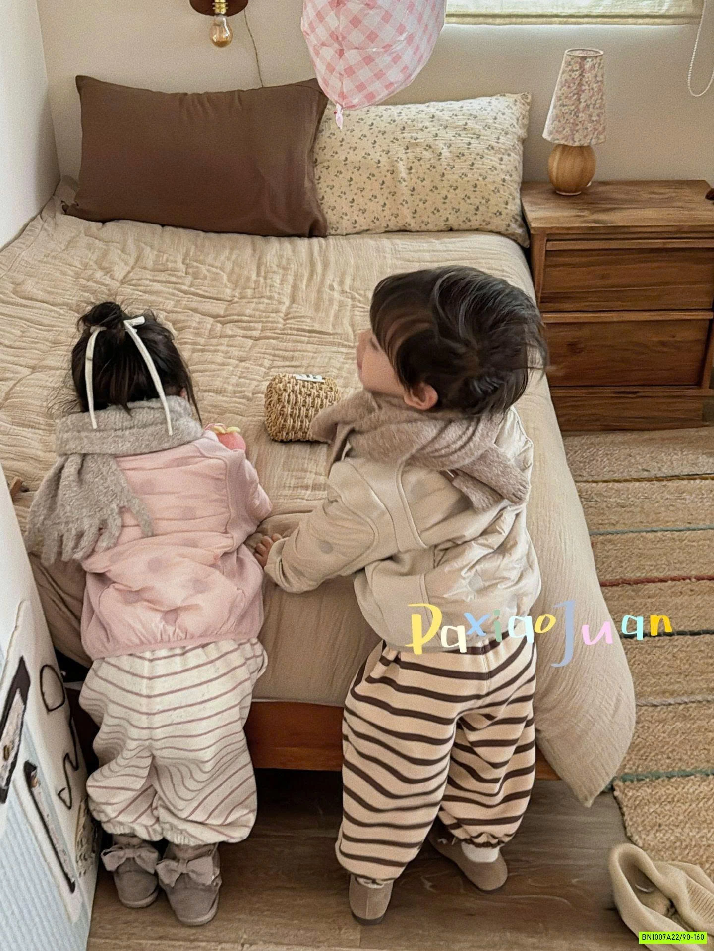 KHOAC PHAO LÔNG VŨ PHỐI NỈ