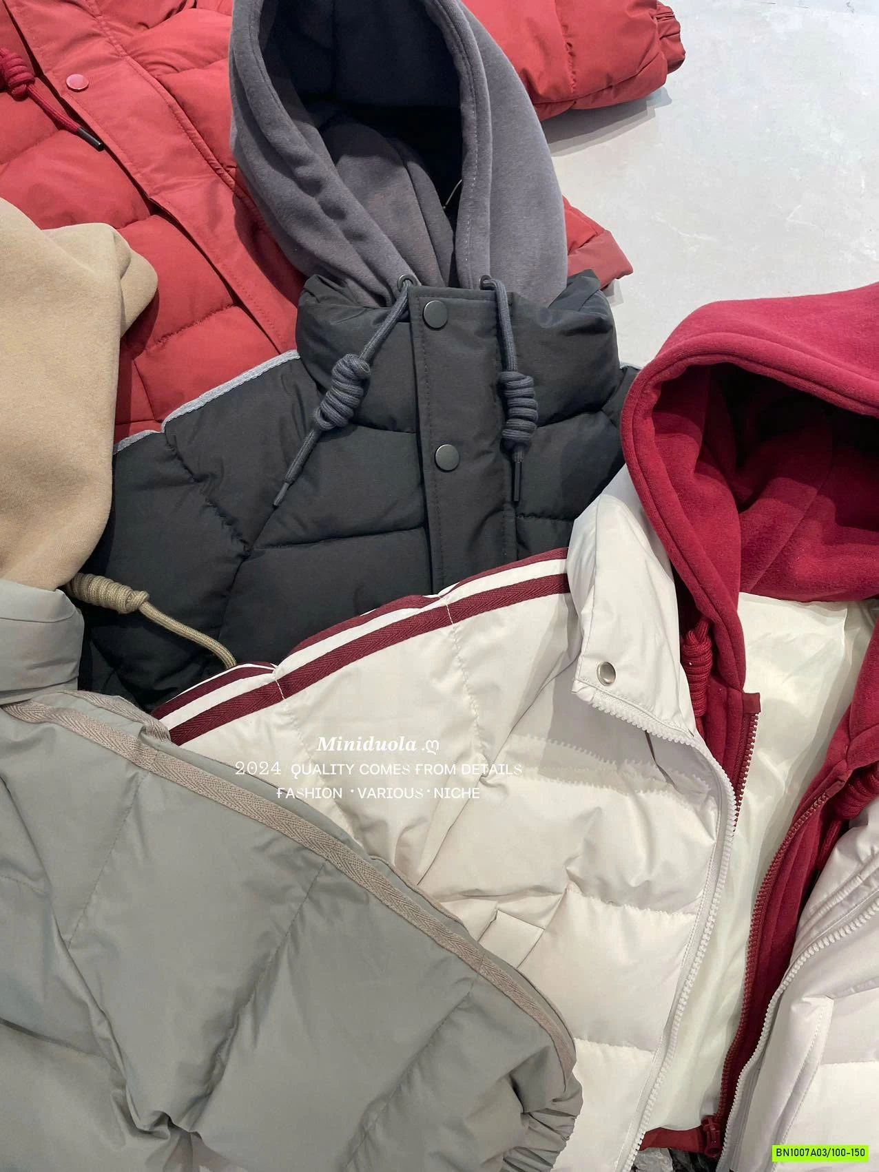 KHOÁC PHAO LIỀN MŨ NỈ