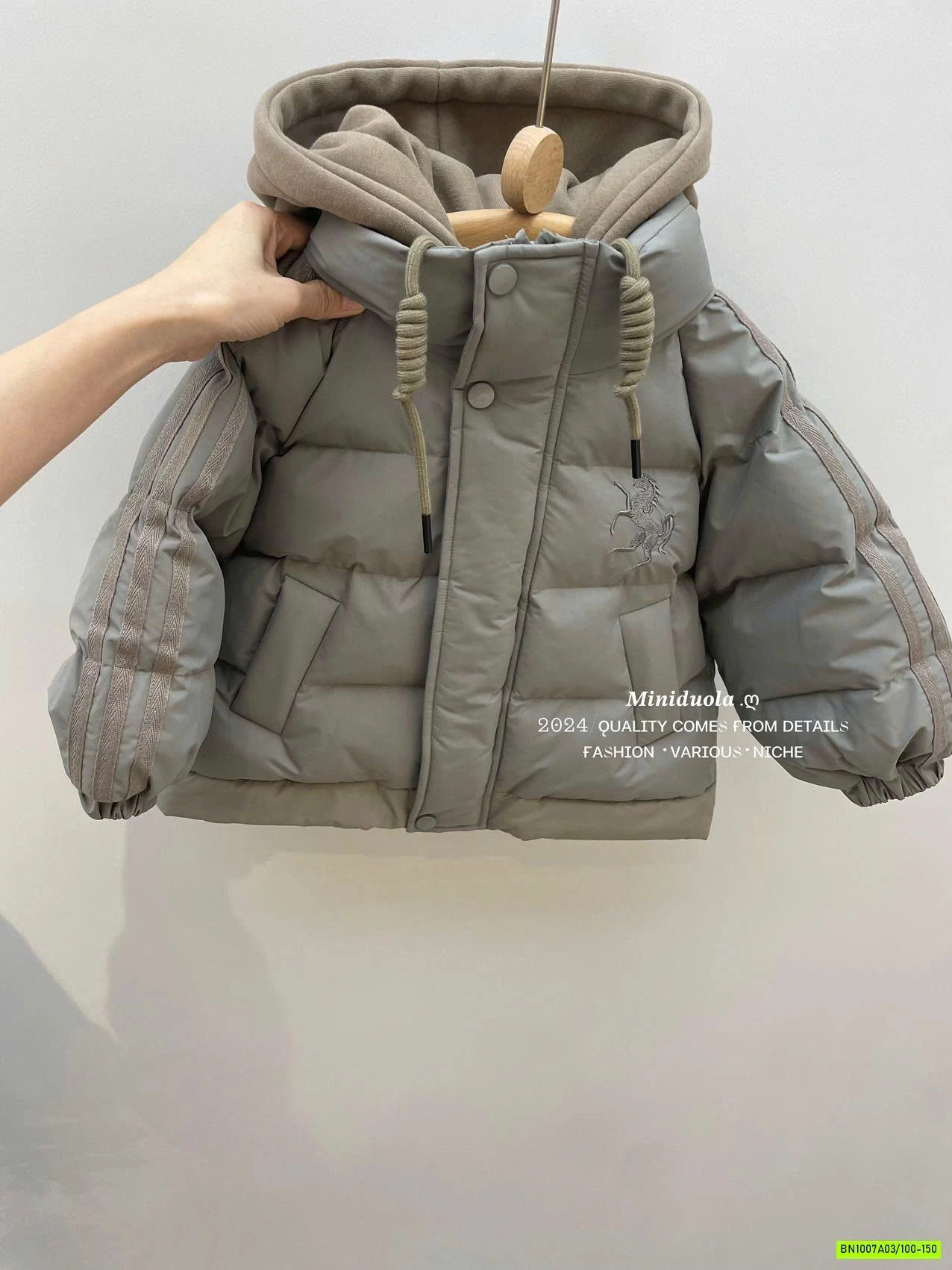 KHOÁC PHAO LIỀN MŨ NỈ