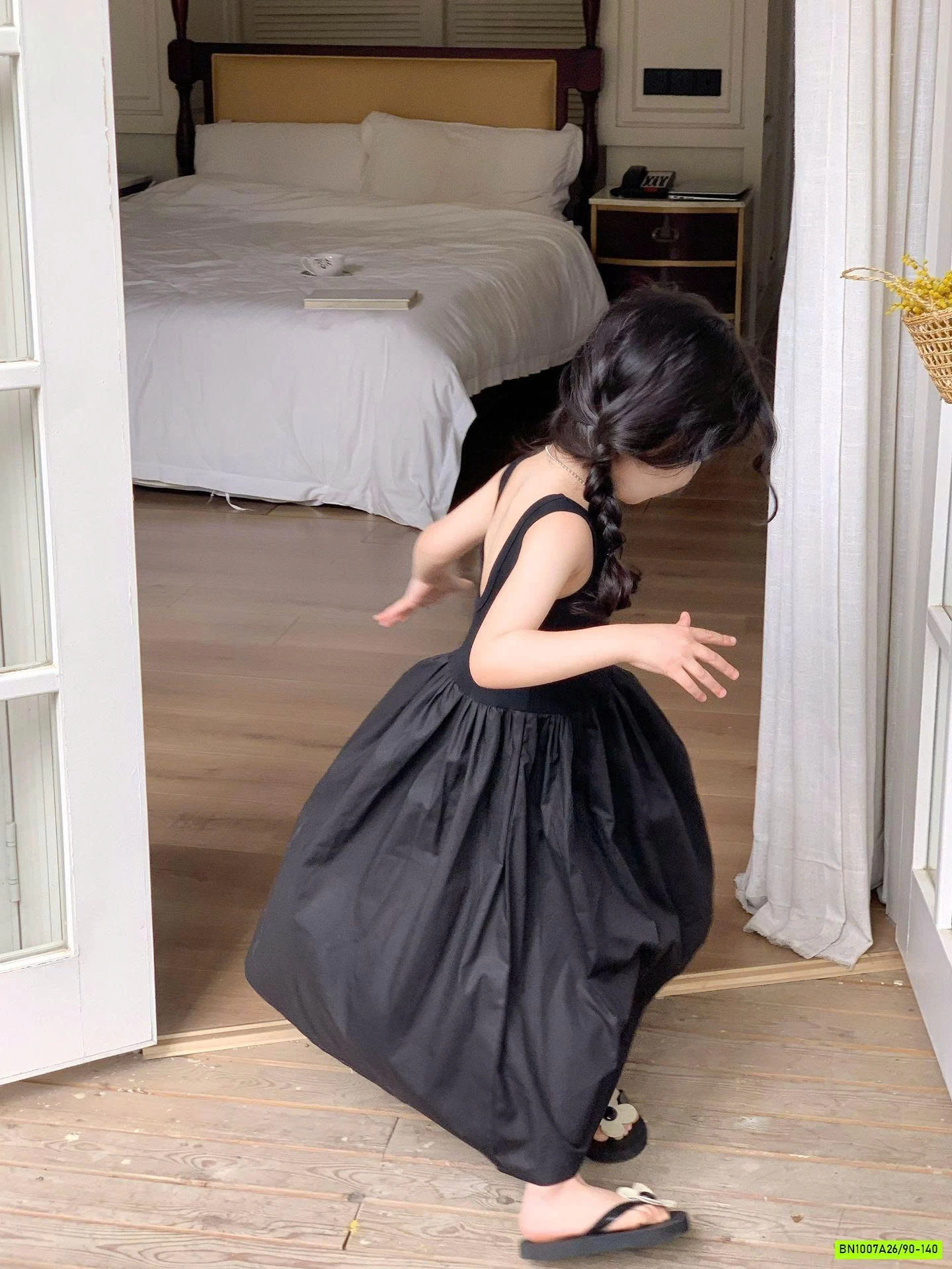 ĐẦM ĐEN MAXI KHOÉT LƯNG