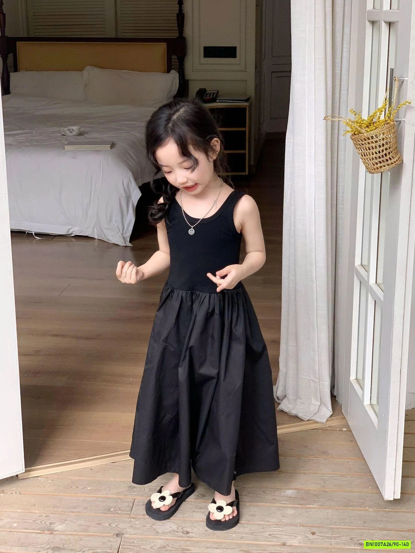 ĐẦM ĐEN MAXI KHOÉT LƯNG