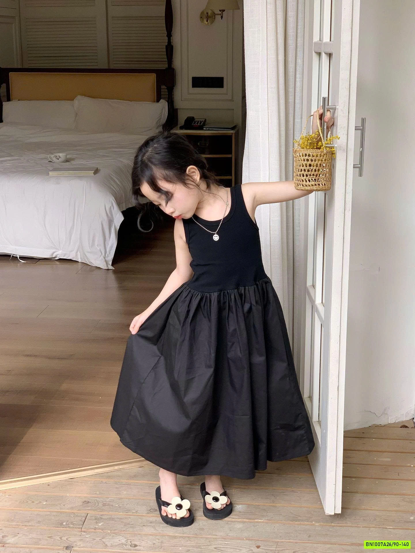 ĐẦM ĐEN MAXI KHOÉT LƯNG