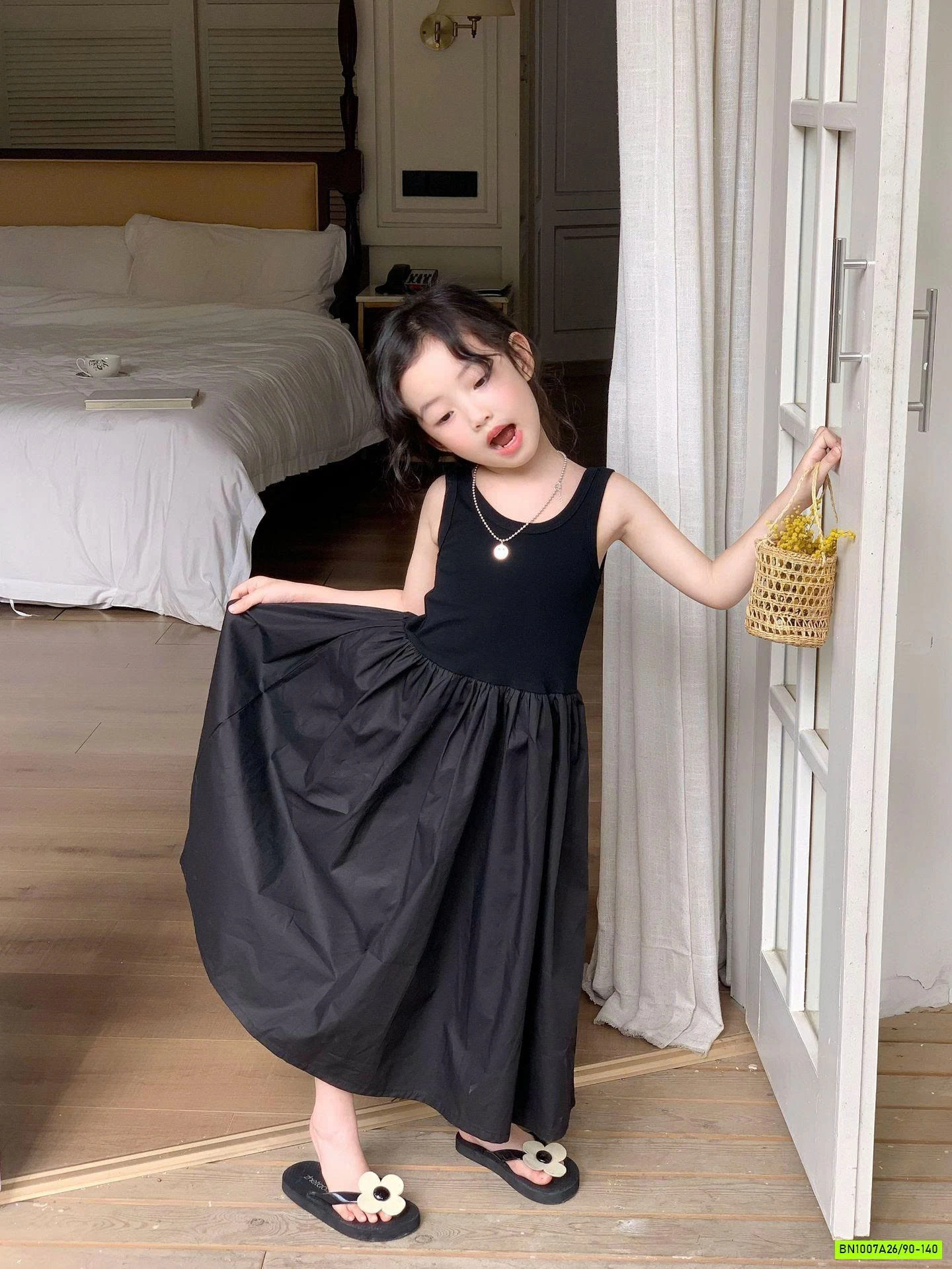 ĐẦM ĐEN MAXI KHOÉT LƯNG