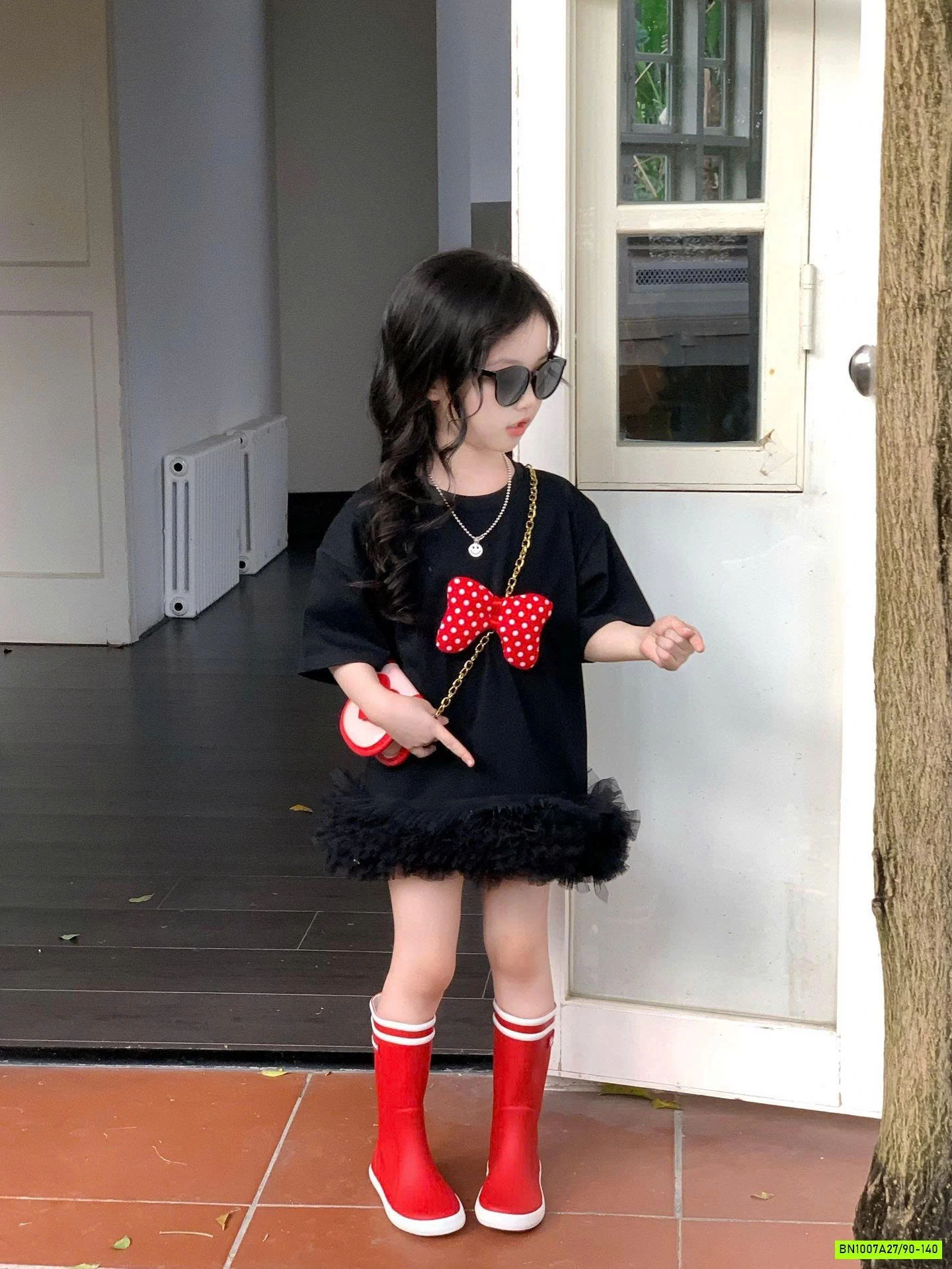 ĐẦM ĐEN NƠ ĐỎ PHỐI VOAN