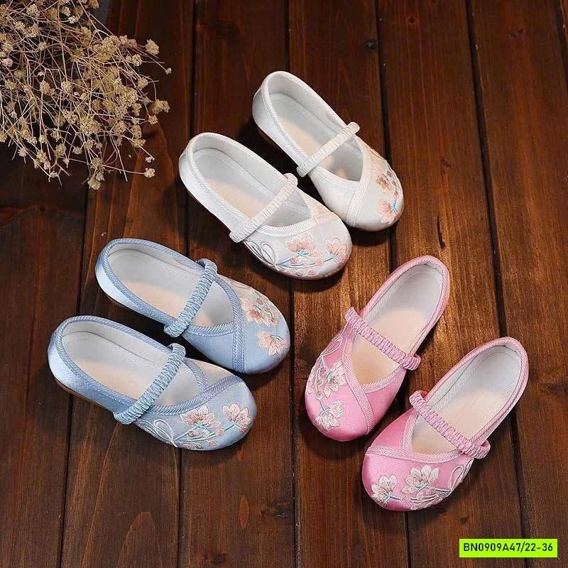 GIÀY BÚP BÊ THÊU HOA CỔ TRANG