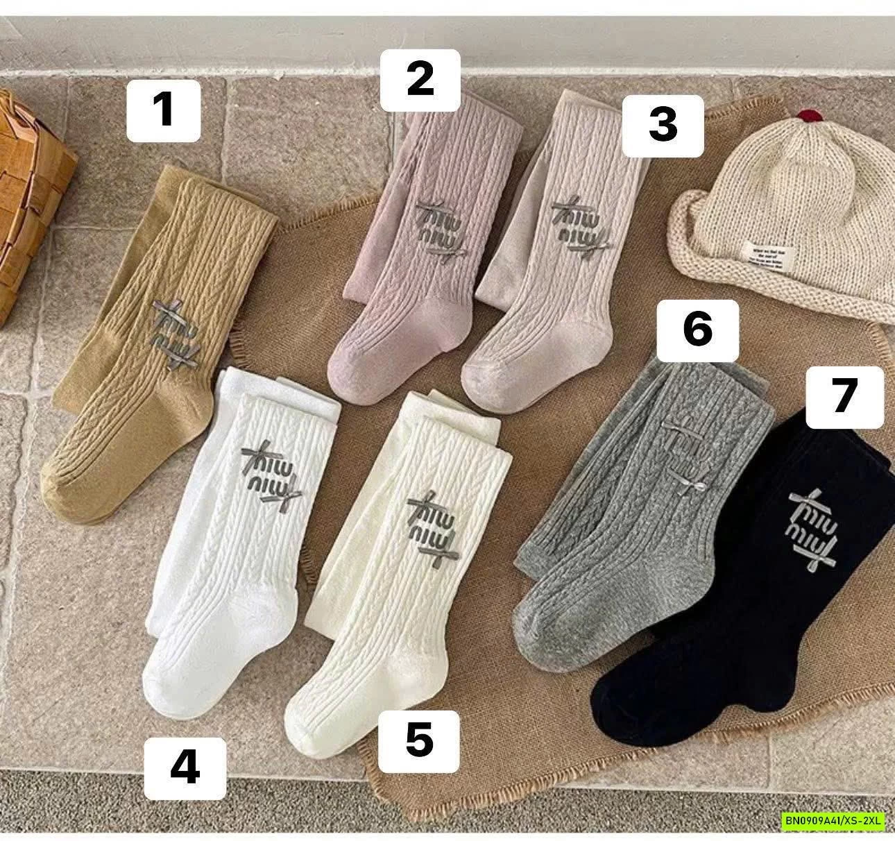 QUẦN TẤT MIU MIU GẮN NƠ