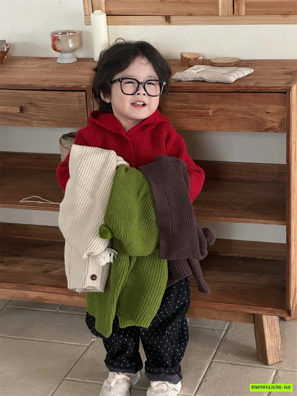 KHOÁC LEN LIỀN MŨ