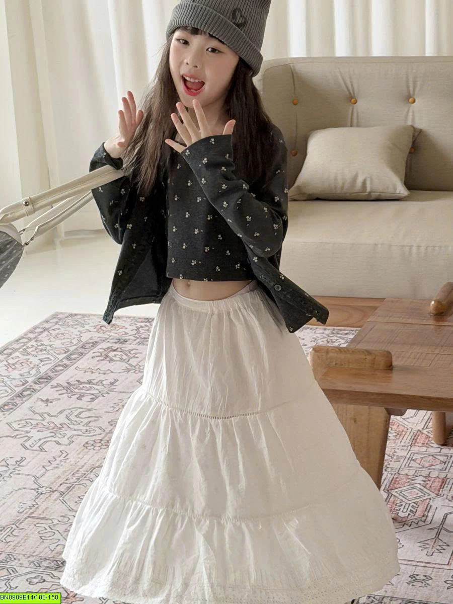 CHÂN VÁY TRẮNG DÁNG DÀI