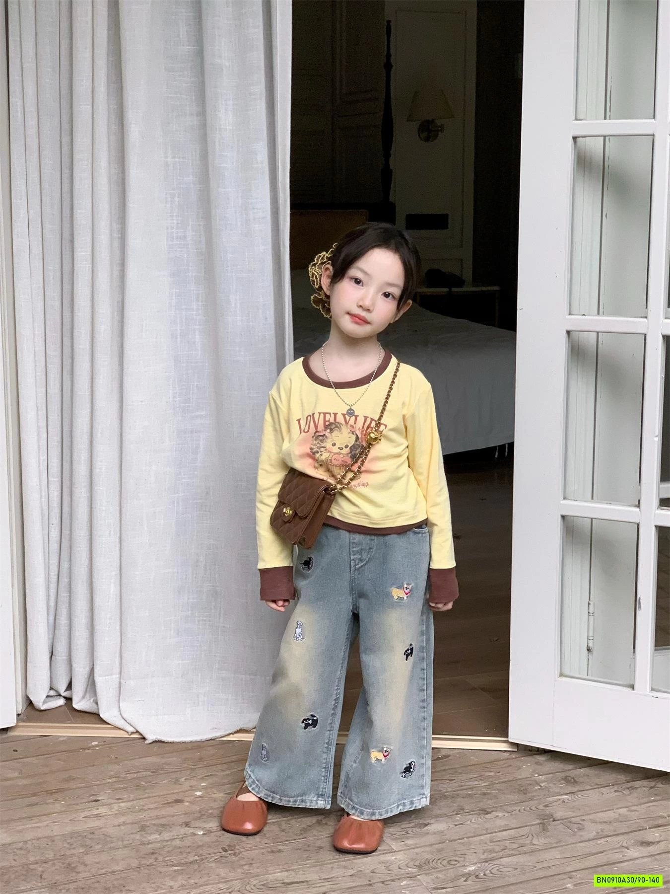 ÁO VÀNG VIỀN NÂU MIX JEANS THÊU