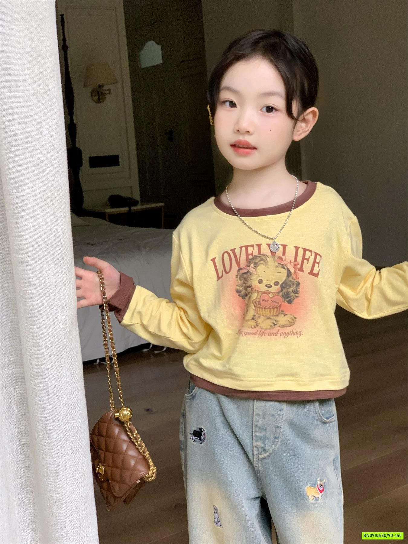 ÁO VÀNG VIỀN NÂU MIX JEANS THÊU