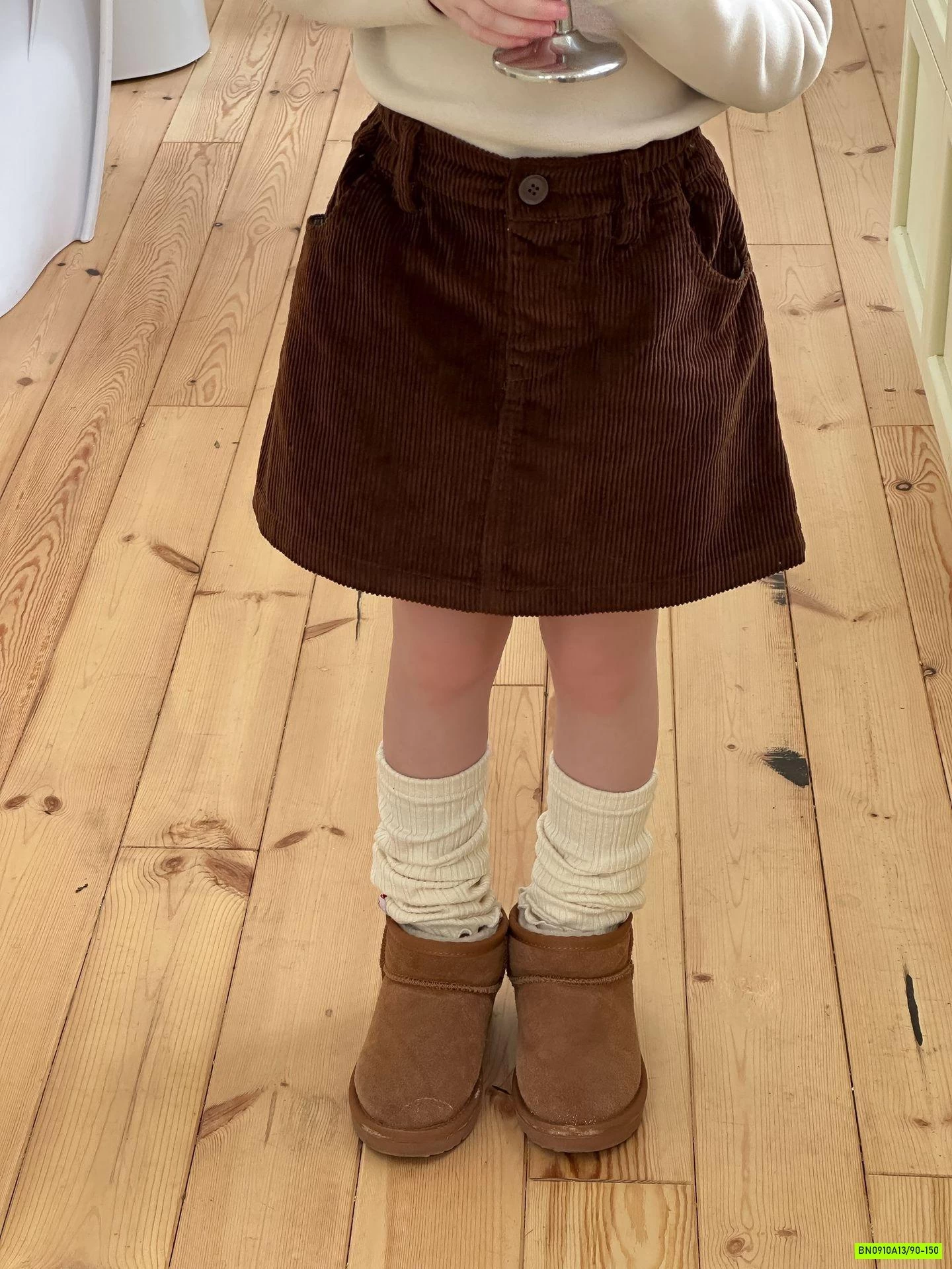 CHÂN VÁY NHUNG NÂU CHỮ A