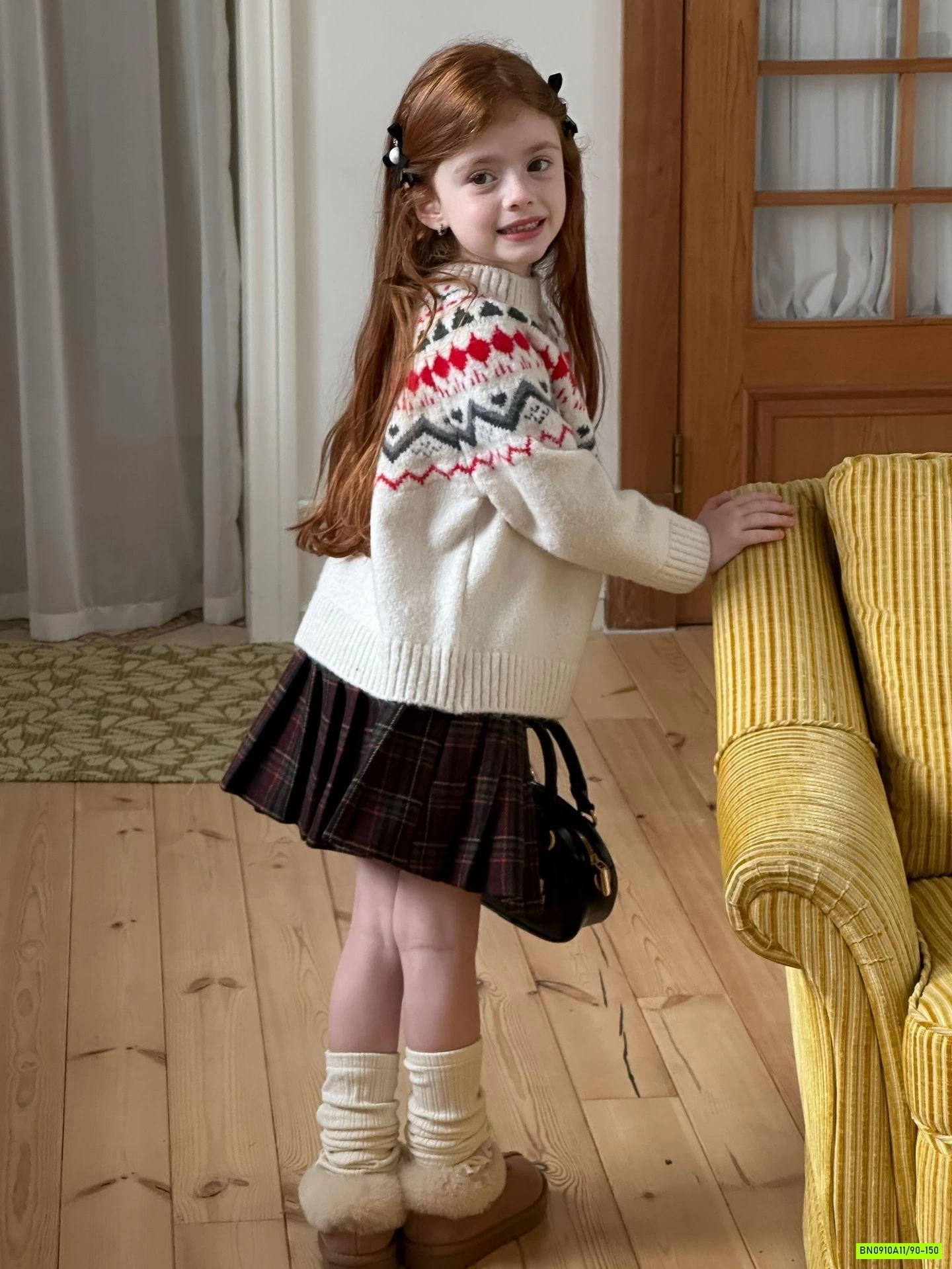 ÁO LEN HỌA TIẾT MIX CHÂN VÁY DẠ XẾP LY