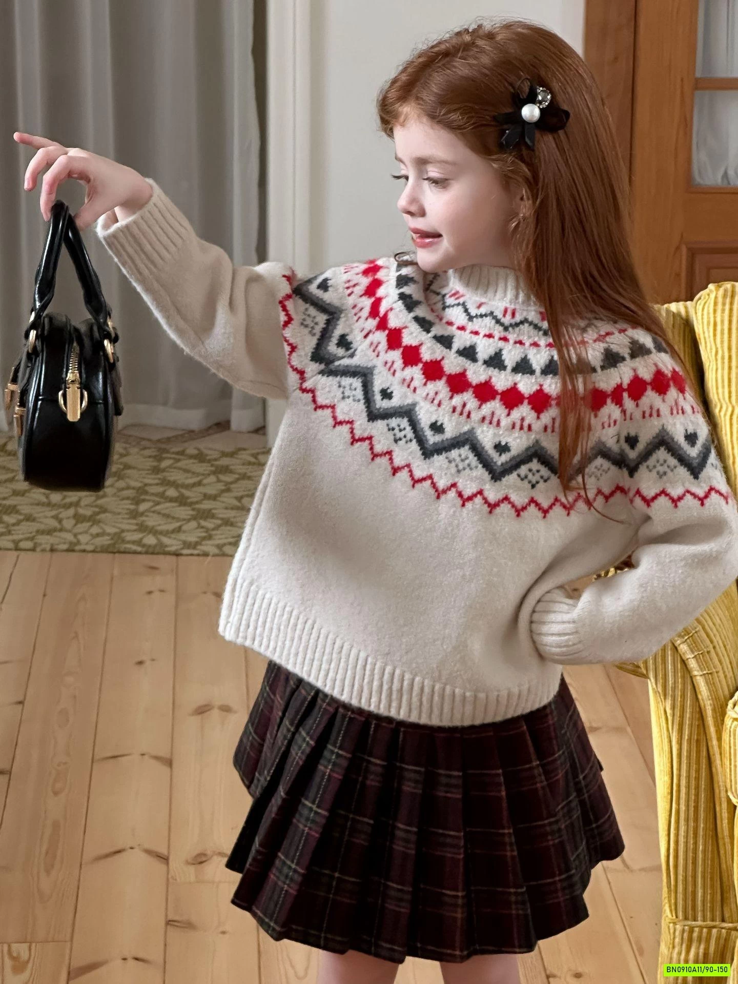 ÁO LEN HỌA TIẾT MIX CHÂN VÁY DẠ XẾP LY