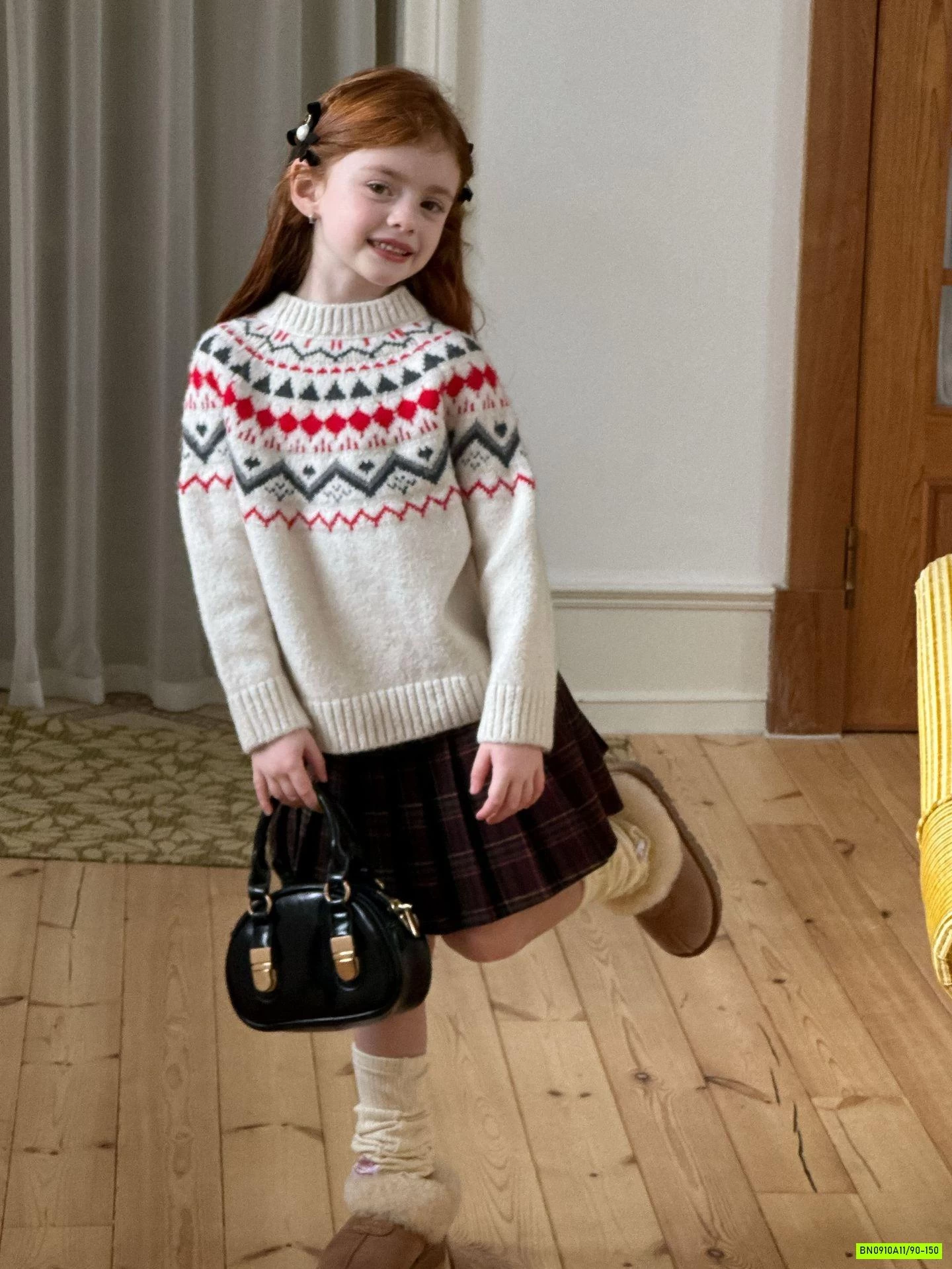 ÁO LEN HỌA TIẾT MIX CHÂN VÁY DẠ XẾP LY