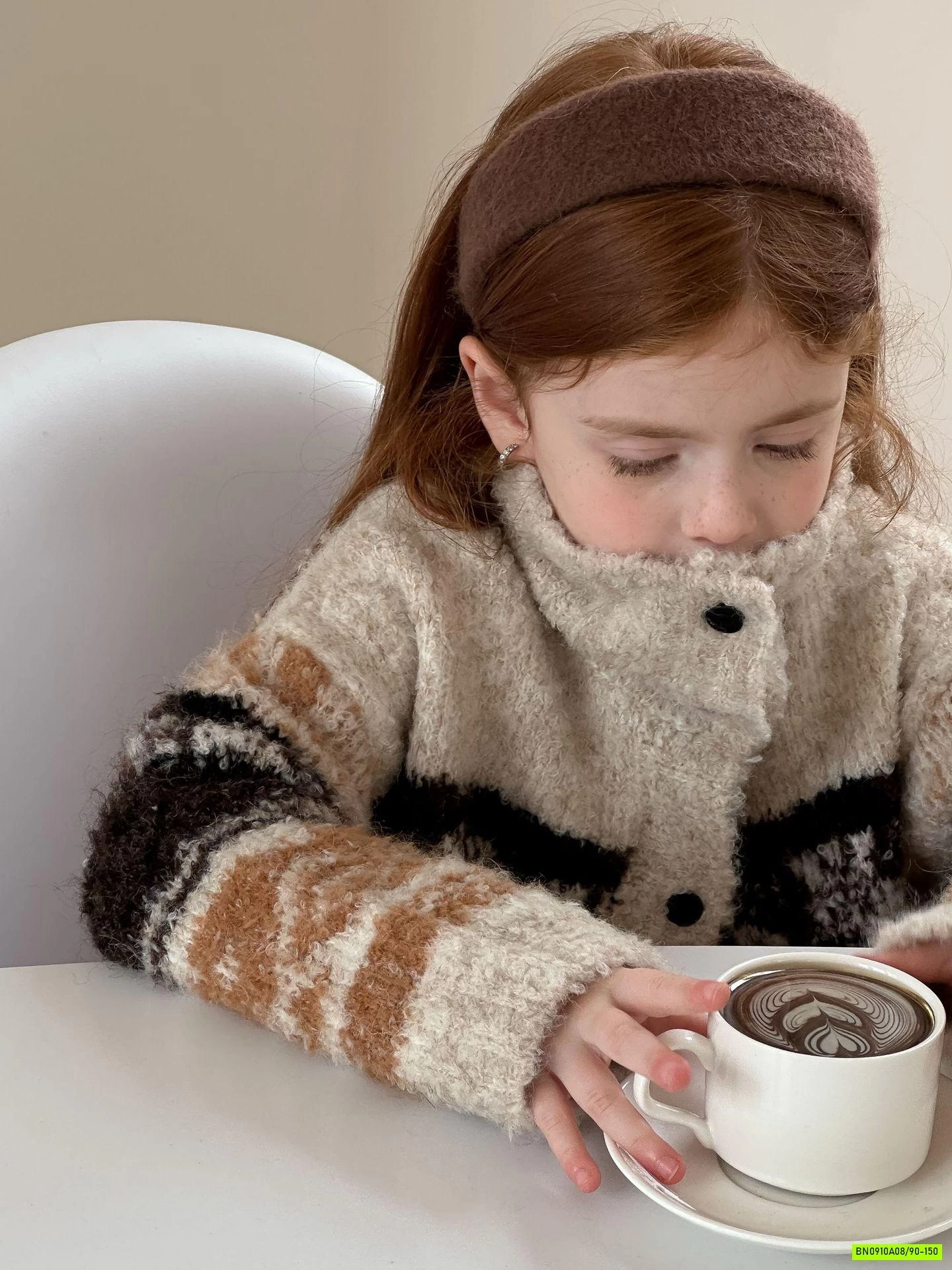 KHOÁC LEN HỌA TIẾT THỔ CẨM