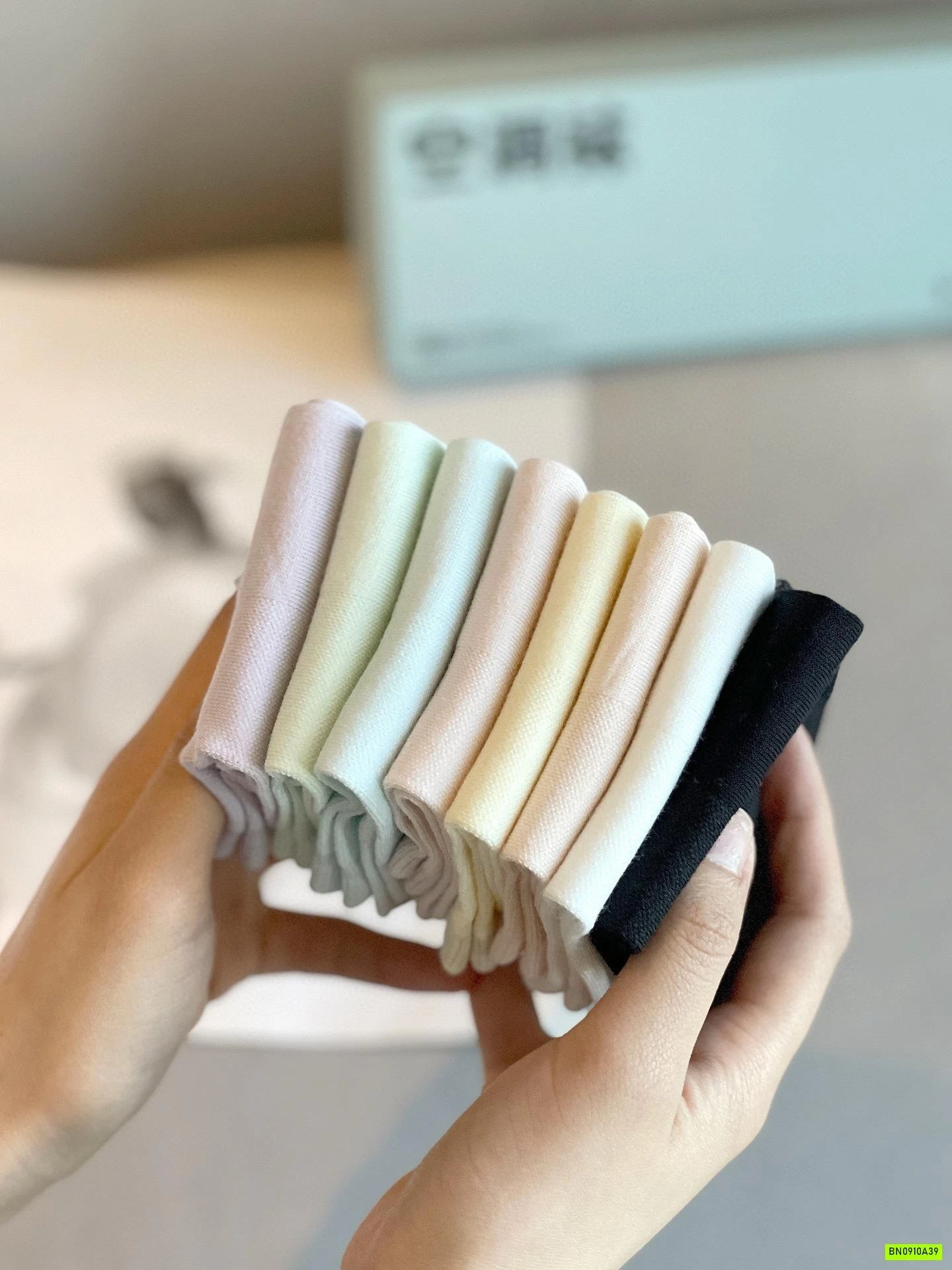 HỘP 7Đ TẤT LƯỜI THOÁNG KHÍ