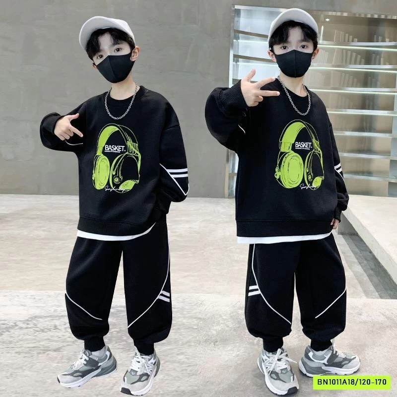 BỘ THỂ THAO BÉ TRAI TAI NGHE