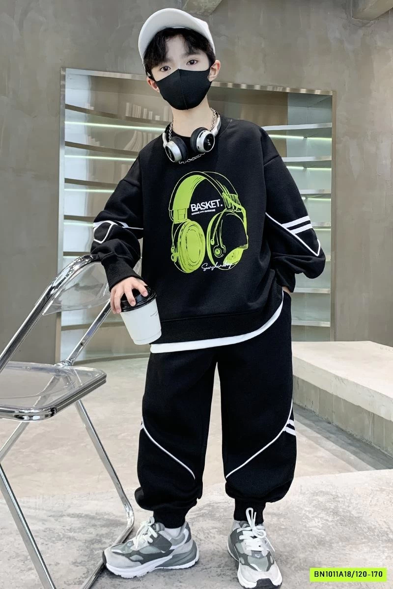 BỘ THỂ THAO BÉ TRAI TAI NGHE