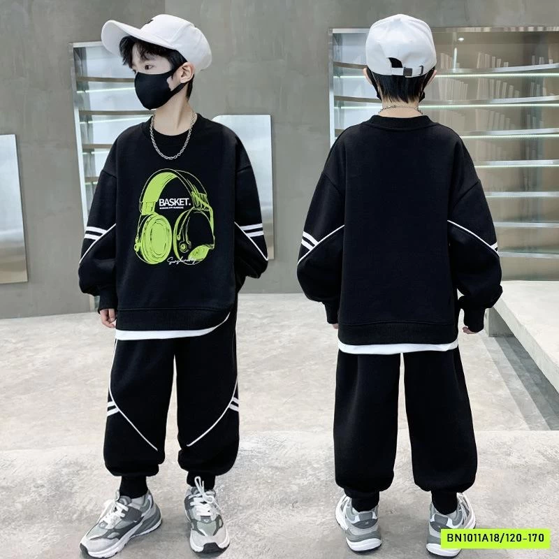 BỘ THỂ THAO BÉ TRAI TAI NGHE