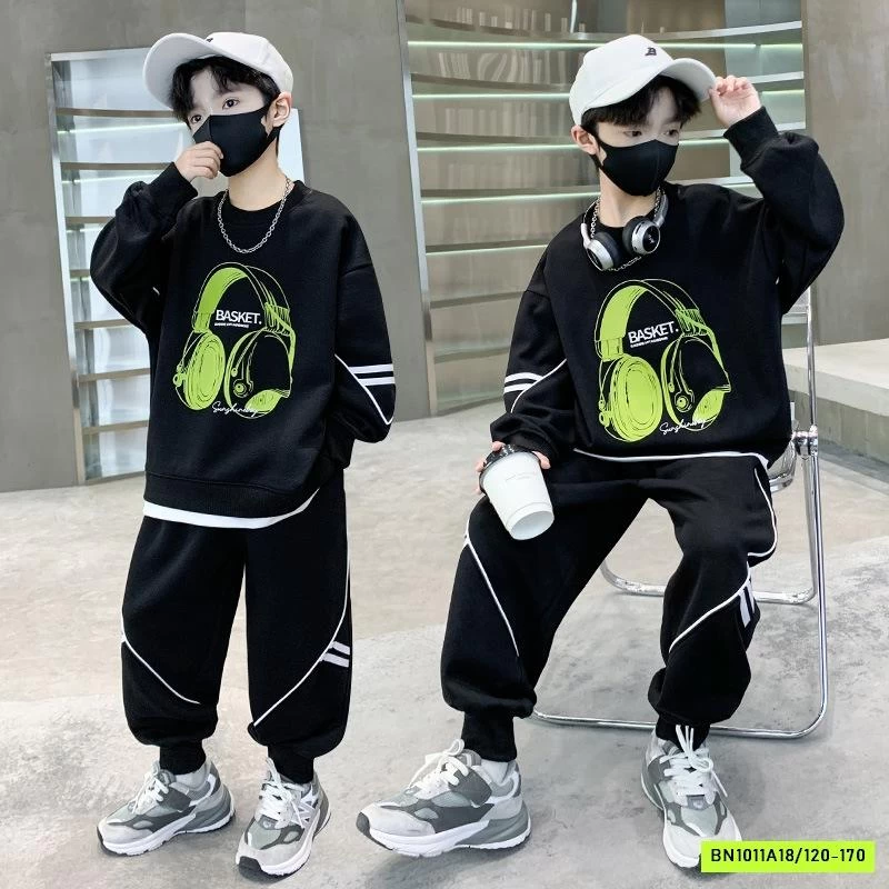 BỘ THỂ THAO BÉ TRAI TAI NGHE