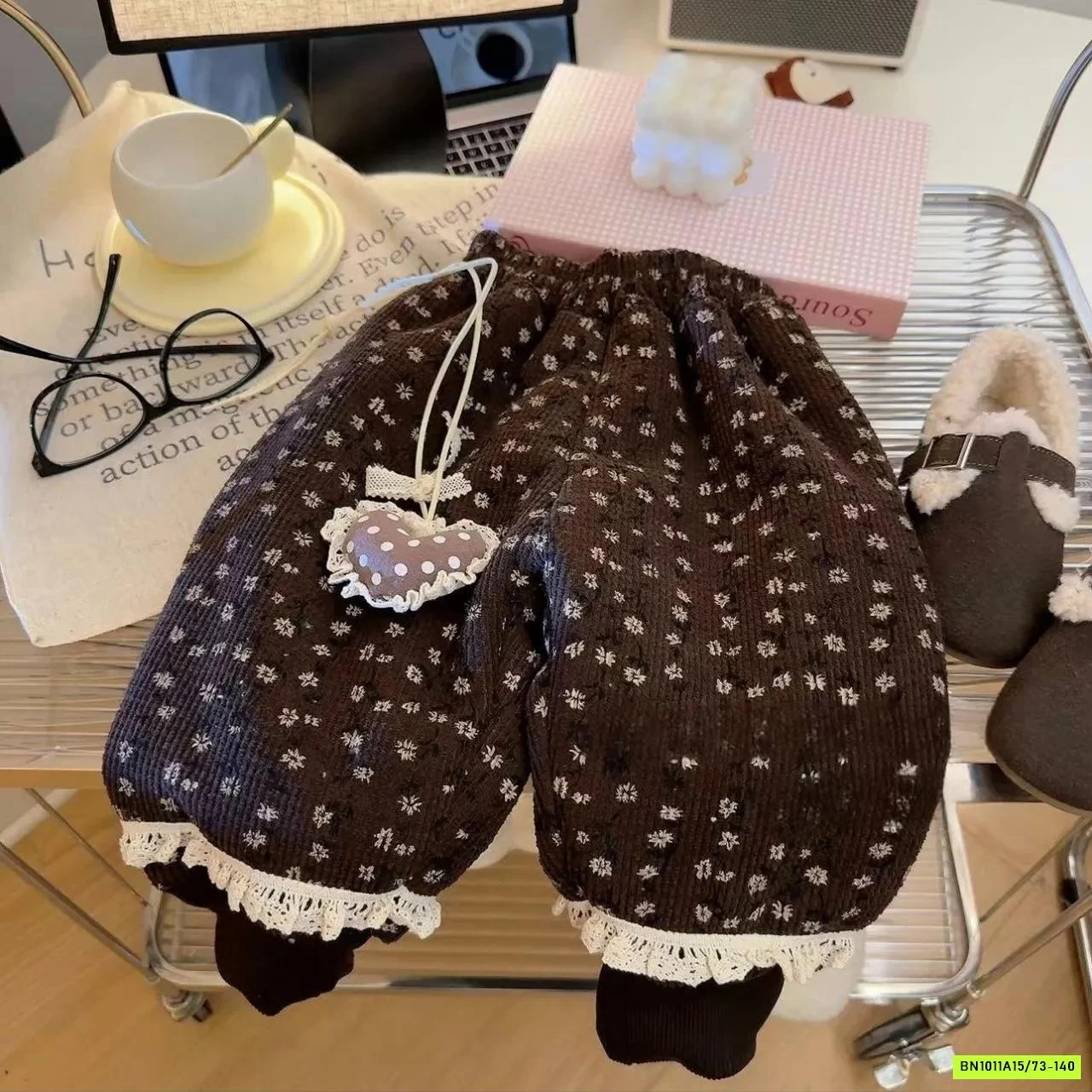 QUẦN BOM NHUNG HOA NHÍ LÓT LÔNG CỪU