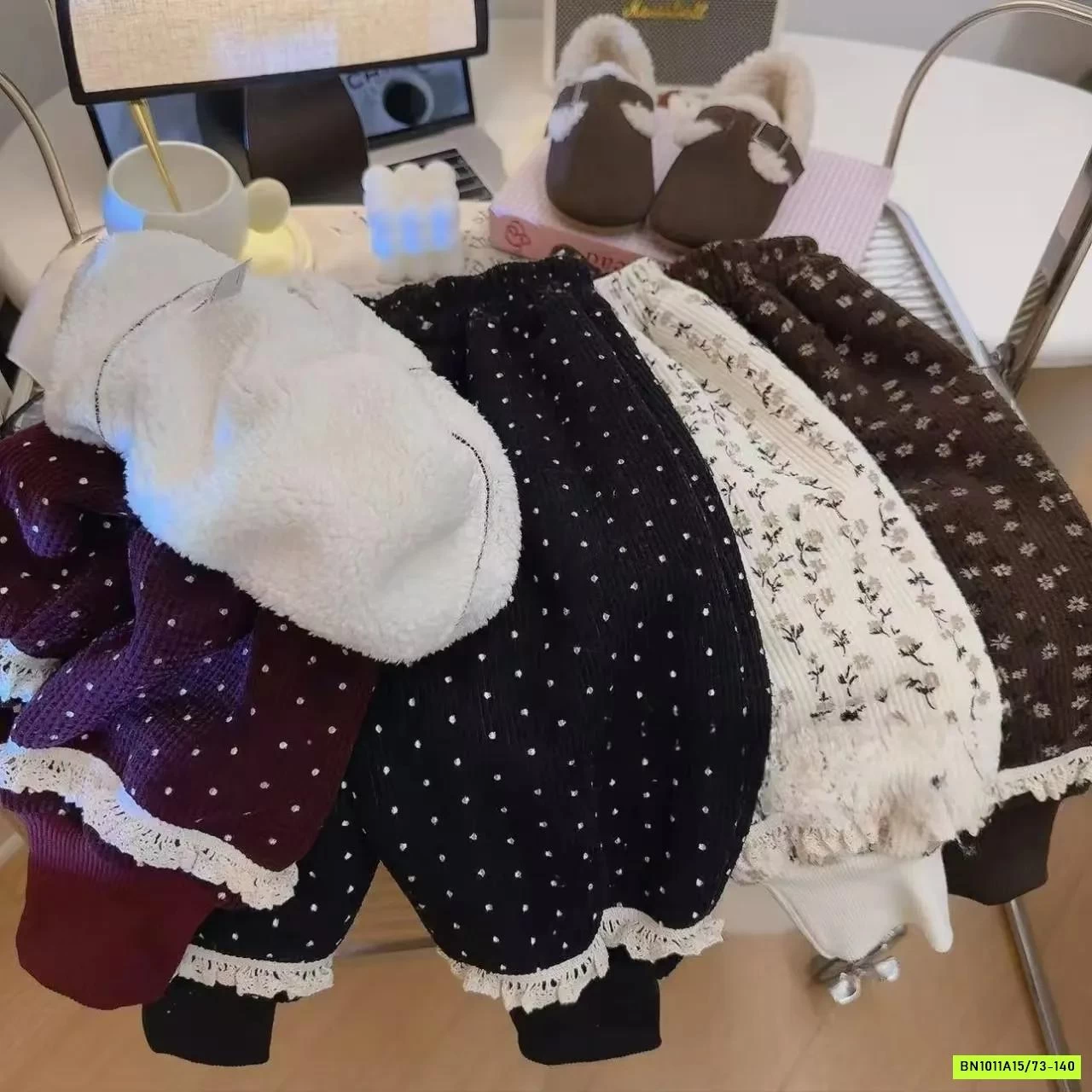 QUẦN BOM NHUNG HOA NHÍ LÓT LÔNG CỪU