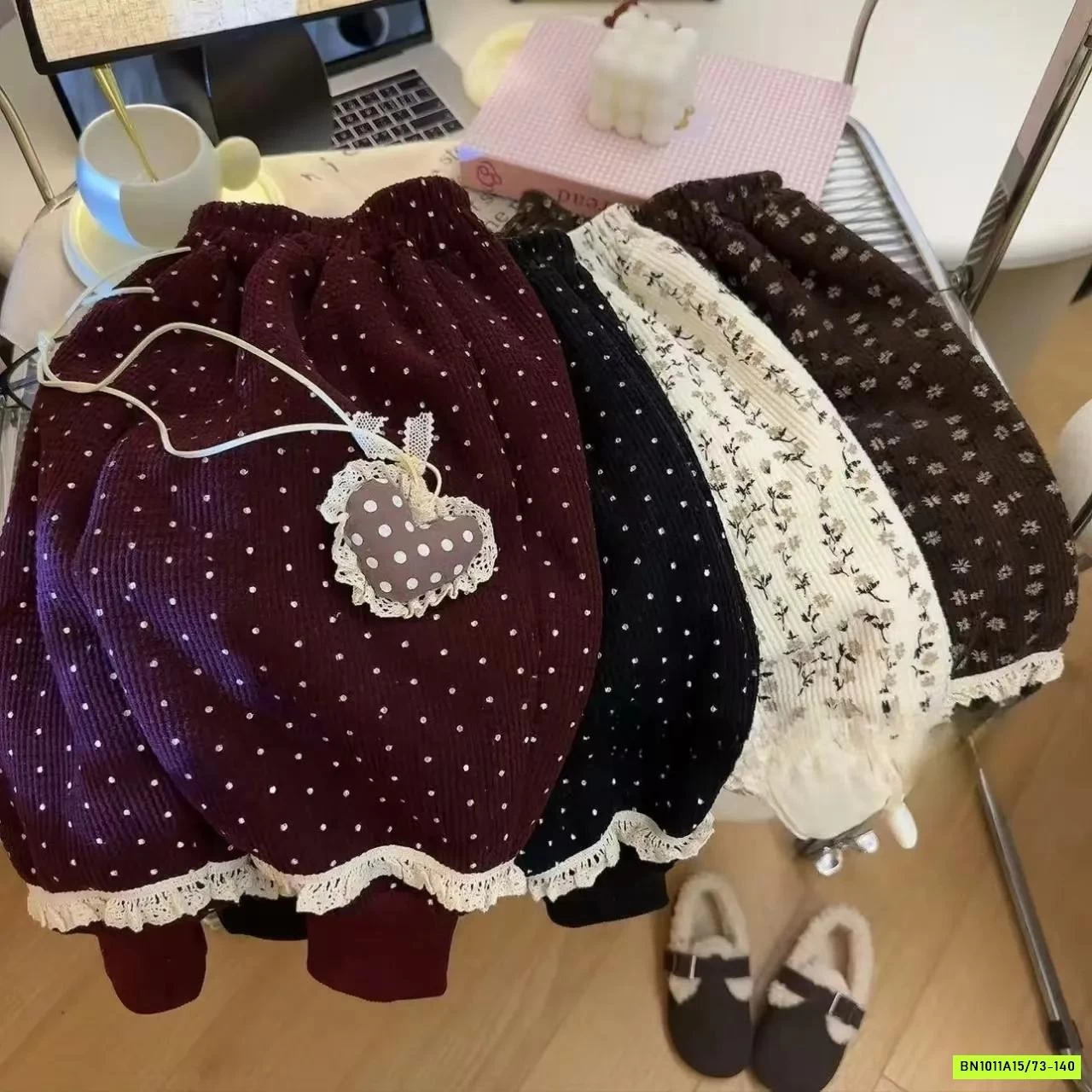 QUẦN BOM NHUNG HOA NHÍ LÓT LÔNG CỪU