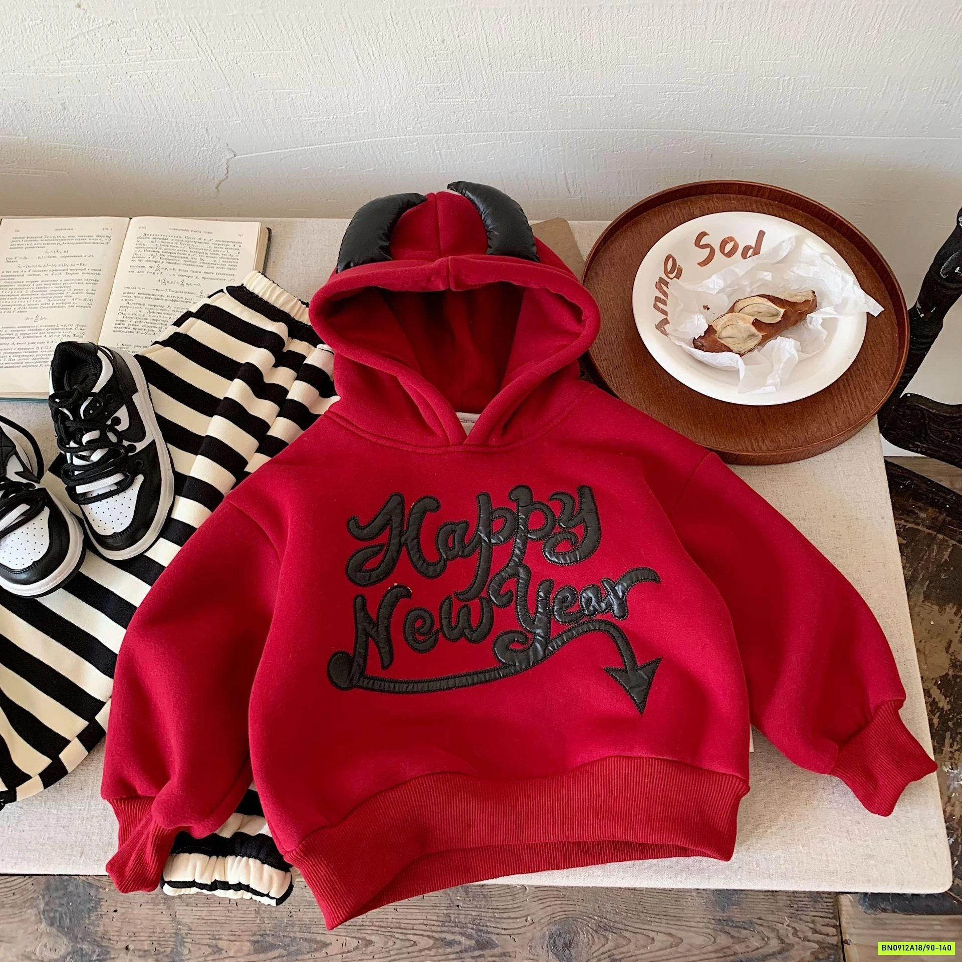 HOODIE ĐỎ IN CHỮ ĐEN